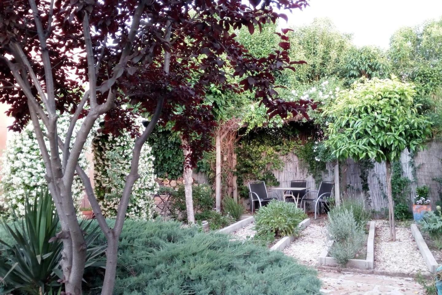 Photo 33