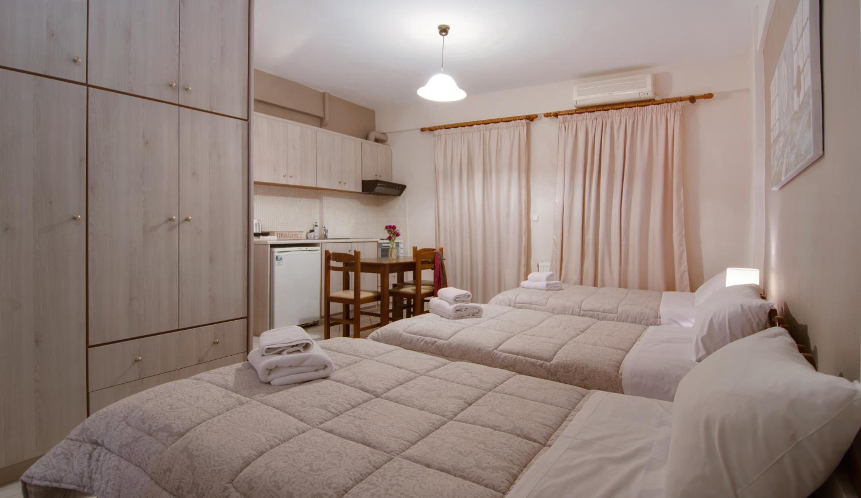 Tsironis Guesthouse