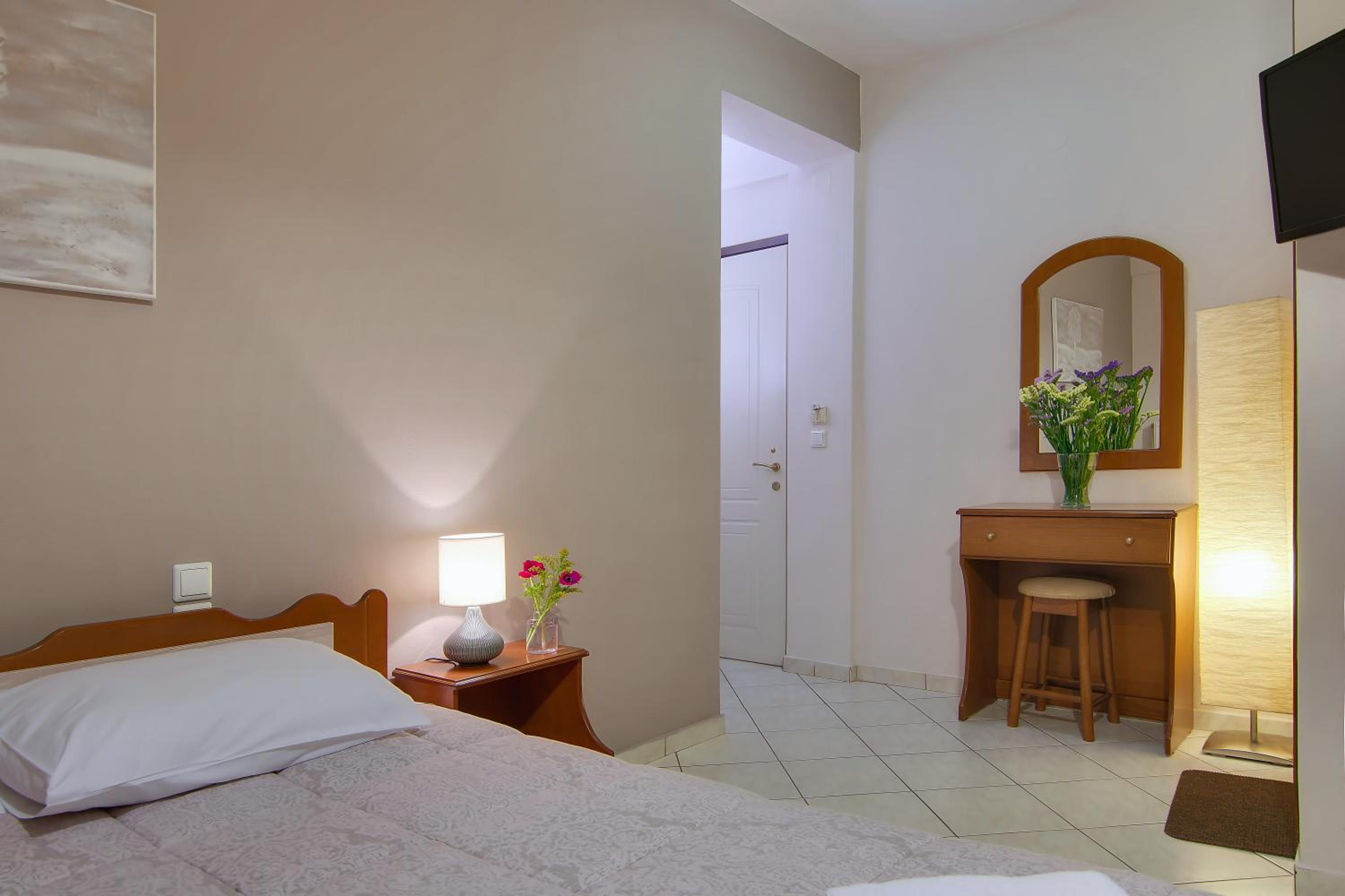 Tsironis Guesthouse