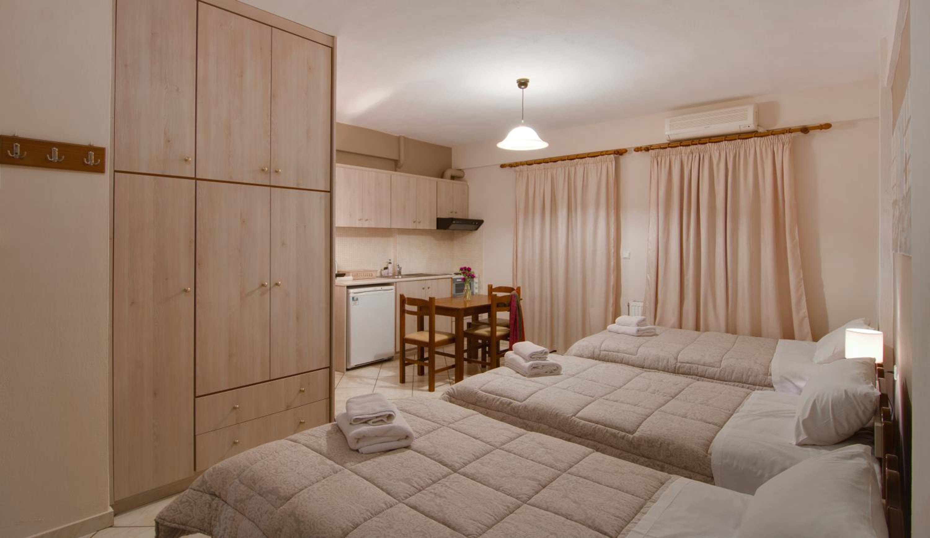 Tsironis Guesthouse