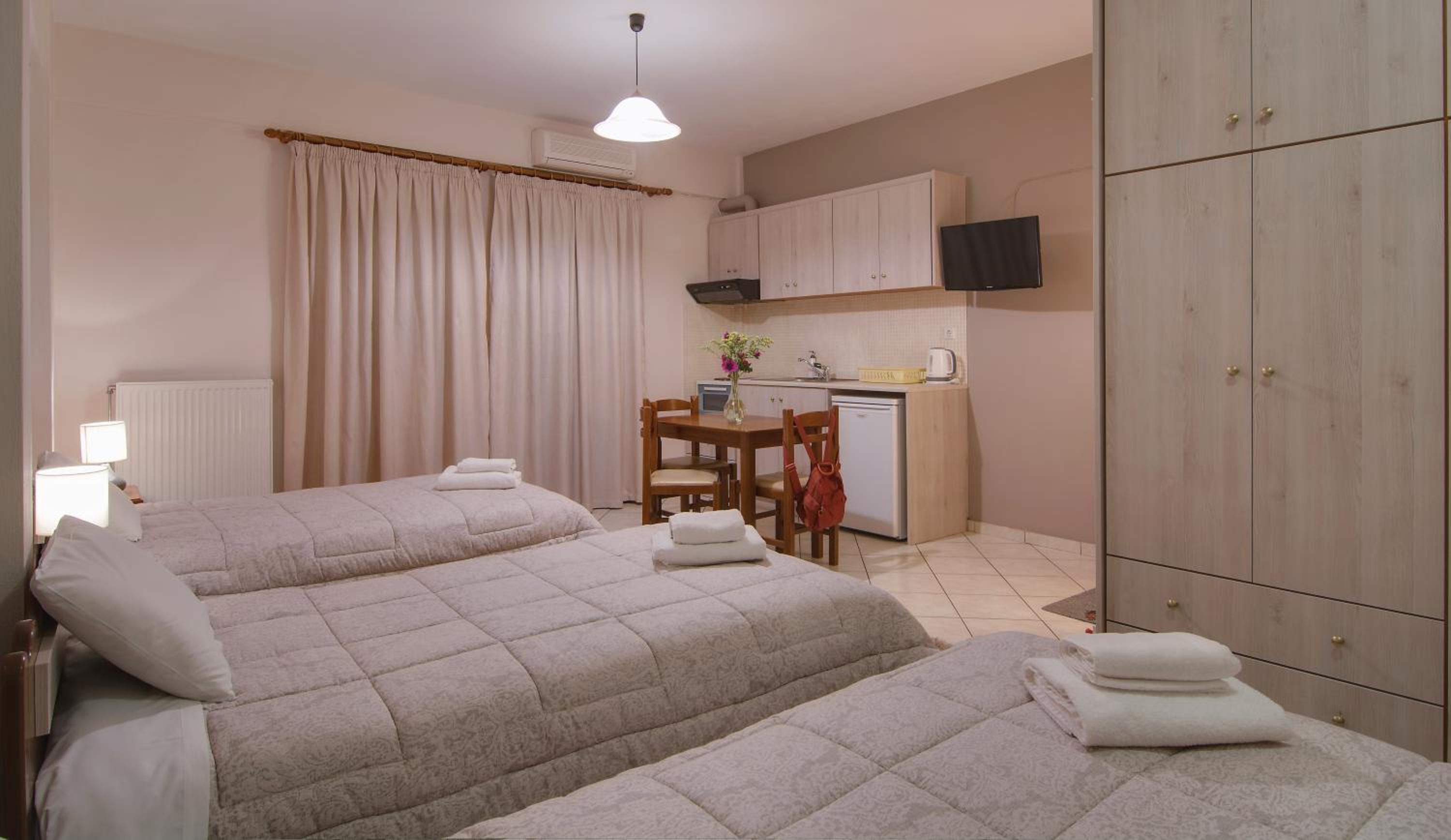 Tsironis Guesthouse