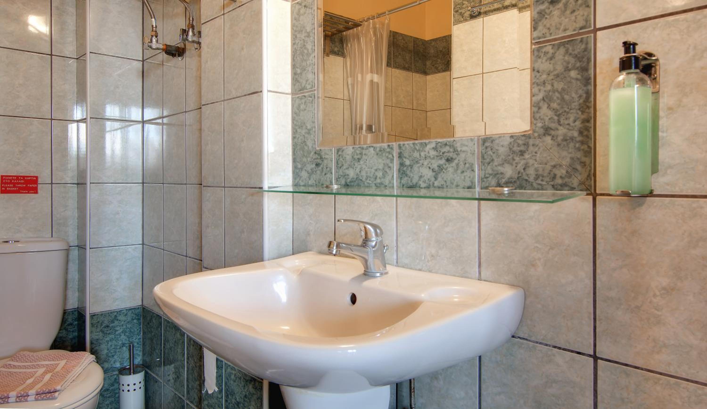 Tsironis Guesthouse