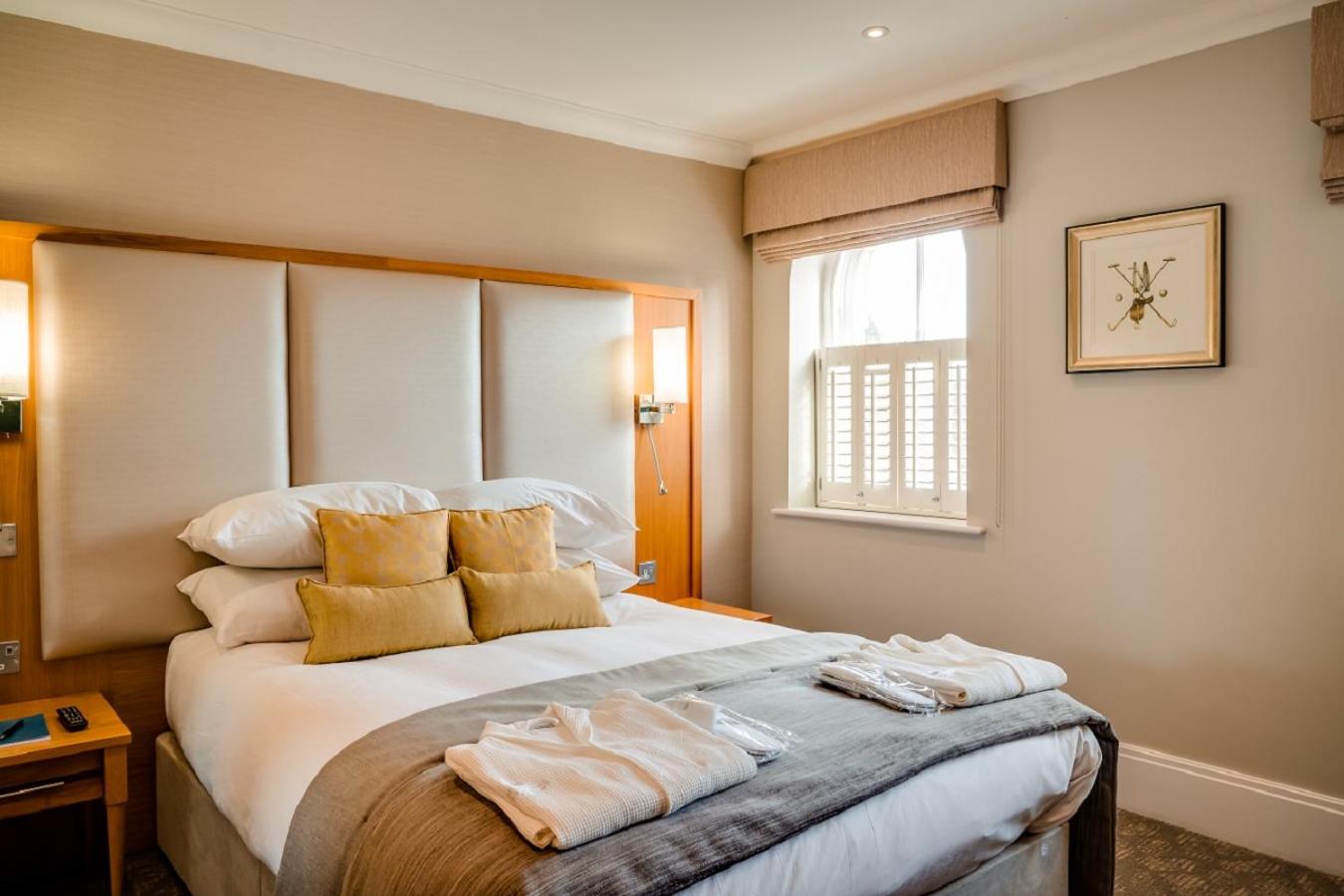 Basingstoke Vacations - Oakley Hall Hotel - Property Image 9