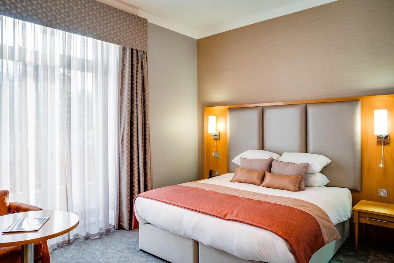 Basingstoke Vacations - Oakley Hall Hotel - Property Image 7