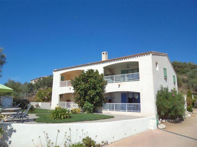 Residence U MELU GRAND T3 JAUNE à l'étage view 2