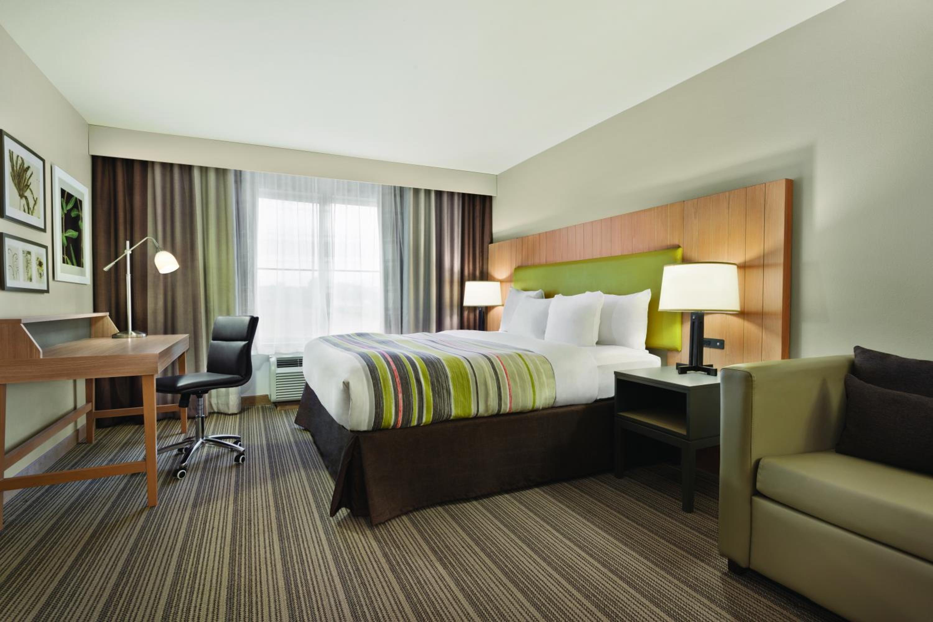 Wytheville Vacations - Country Inn Suites by Radisson, Wytheville, VA - Property Image 6