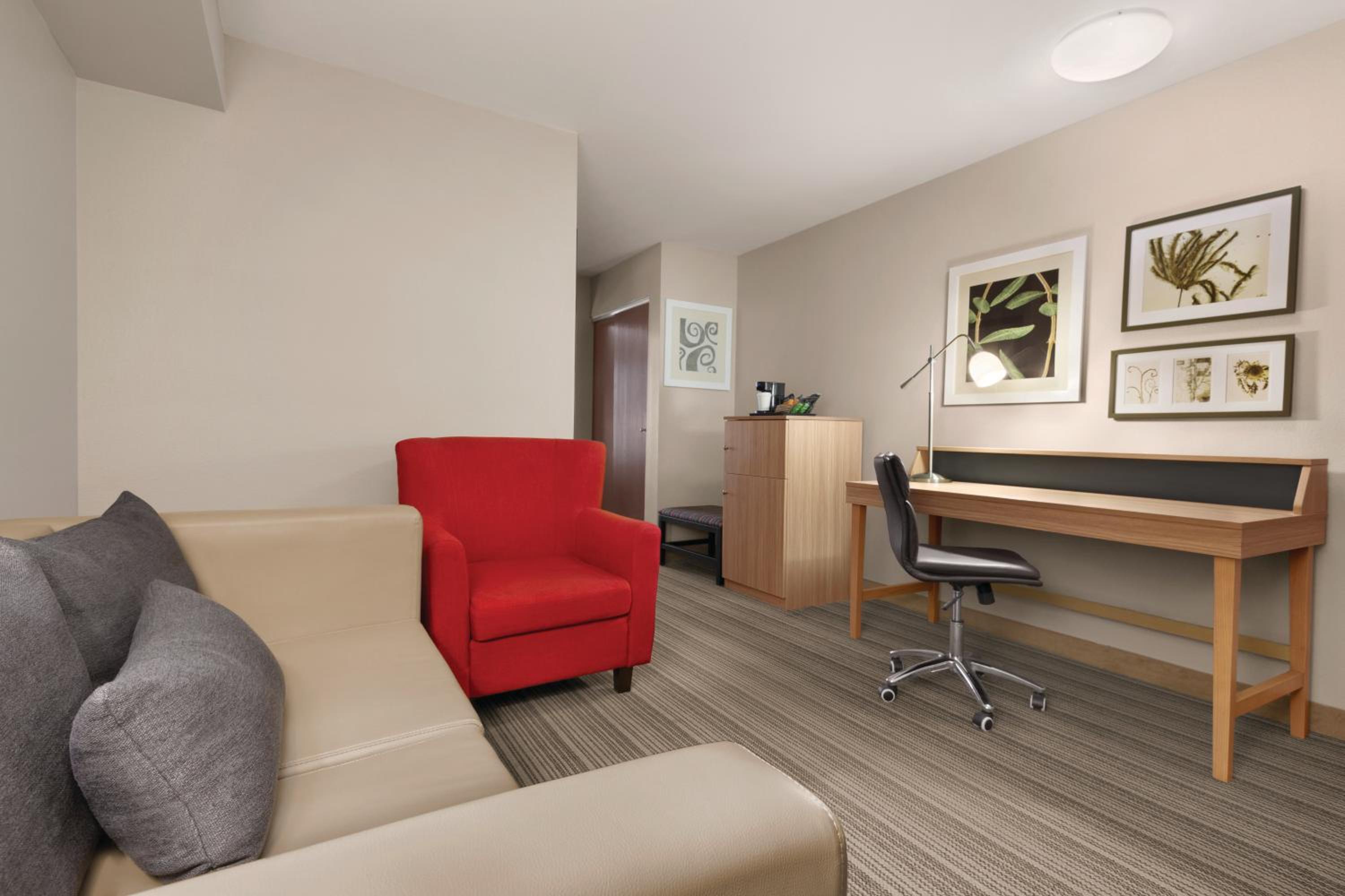Wytheville Vacations - Country Inn  Suites by Radisson, Wytheville, VA - Property Image 12