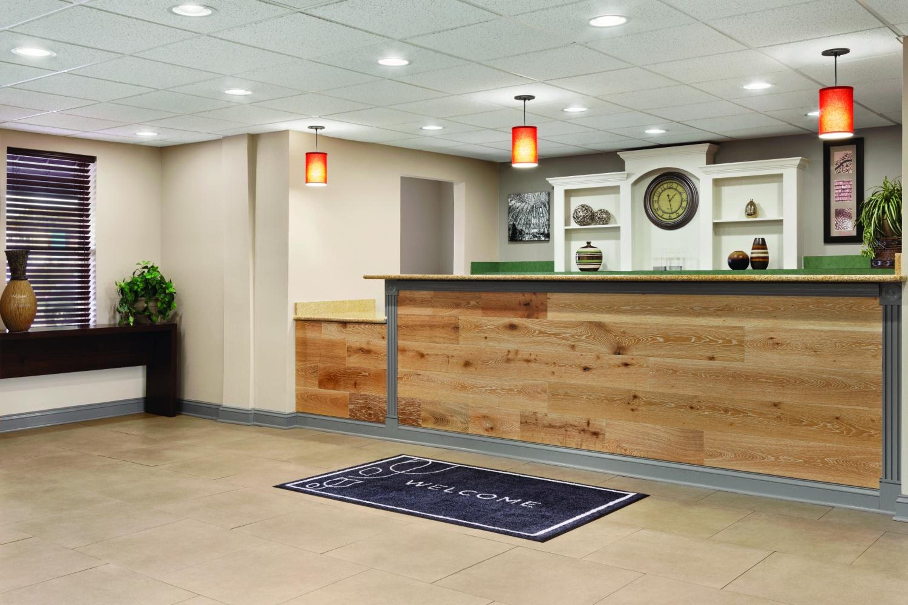 Wytheville Vacations - Country Inn Suites by Radisson, Wytheville, VA - Property Image 25