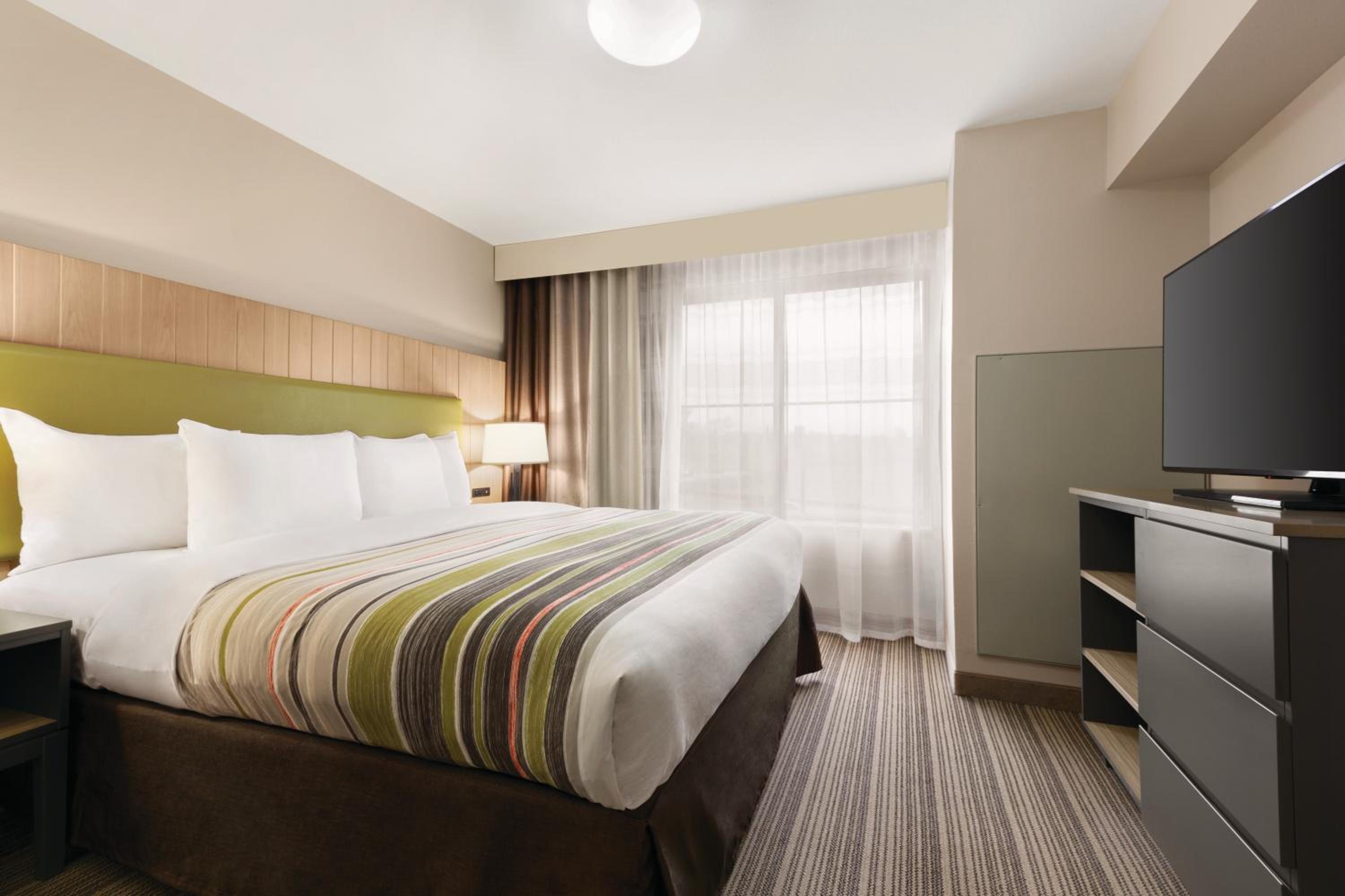 Wytheville Vacations - Country Inn  Suites by Radisson, Wytheville, VA - Property Image 7