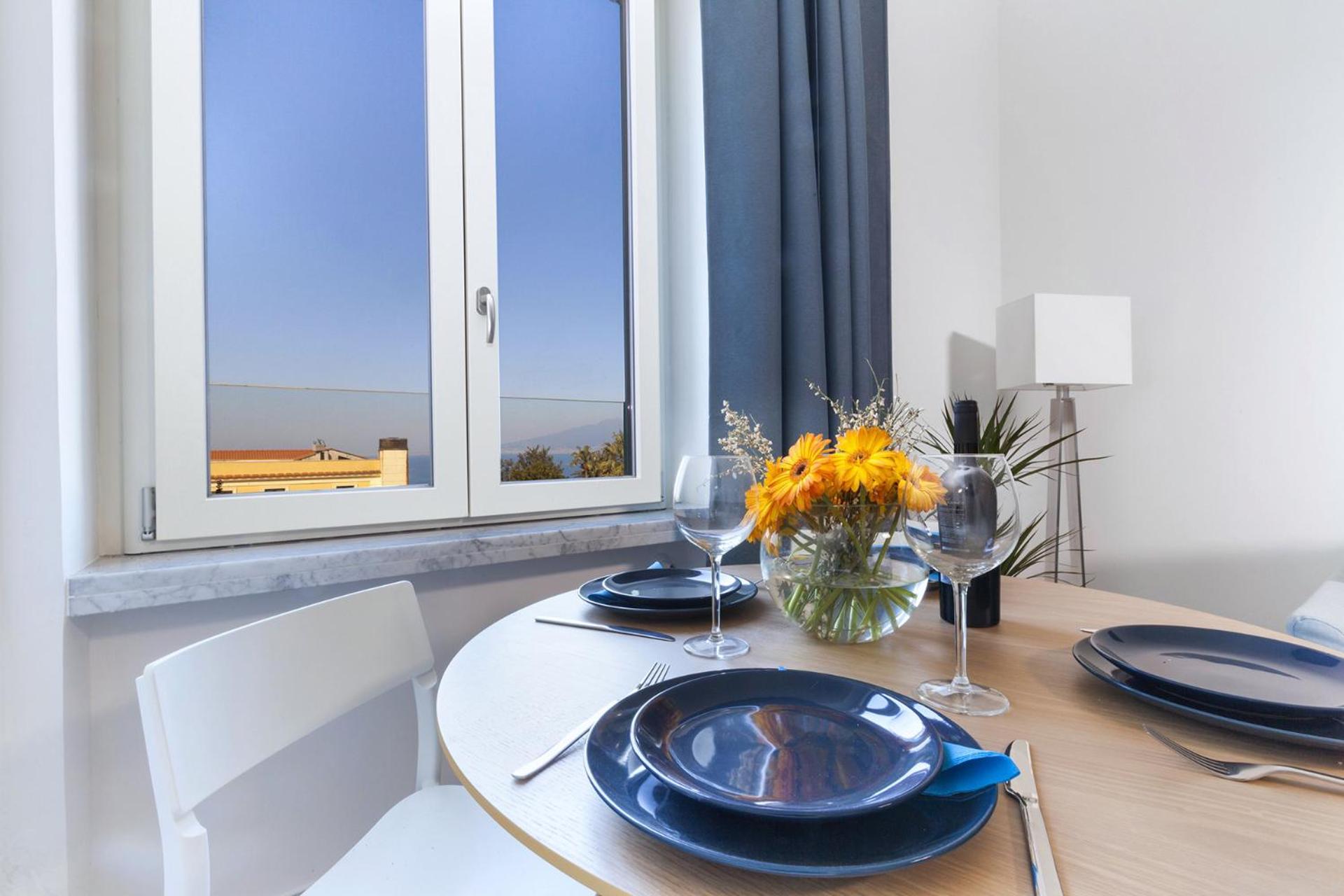Amore Rentals - Appartamento Tramontano view 2