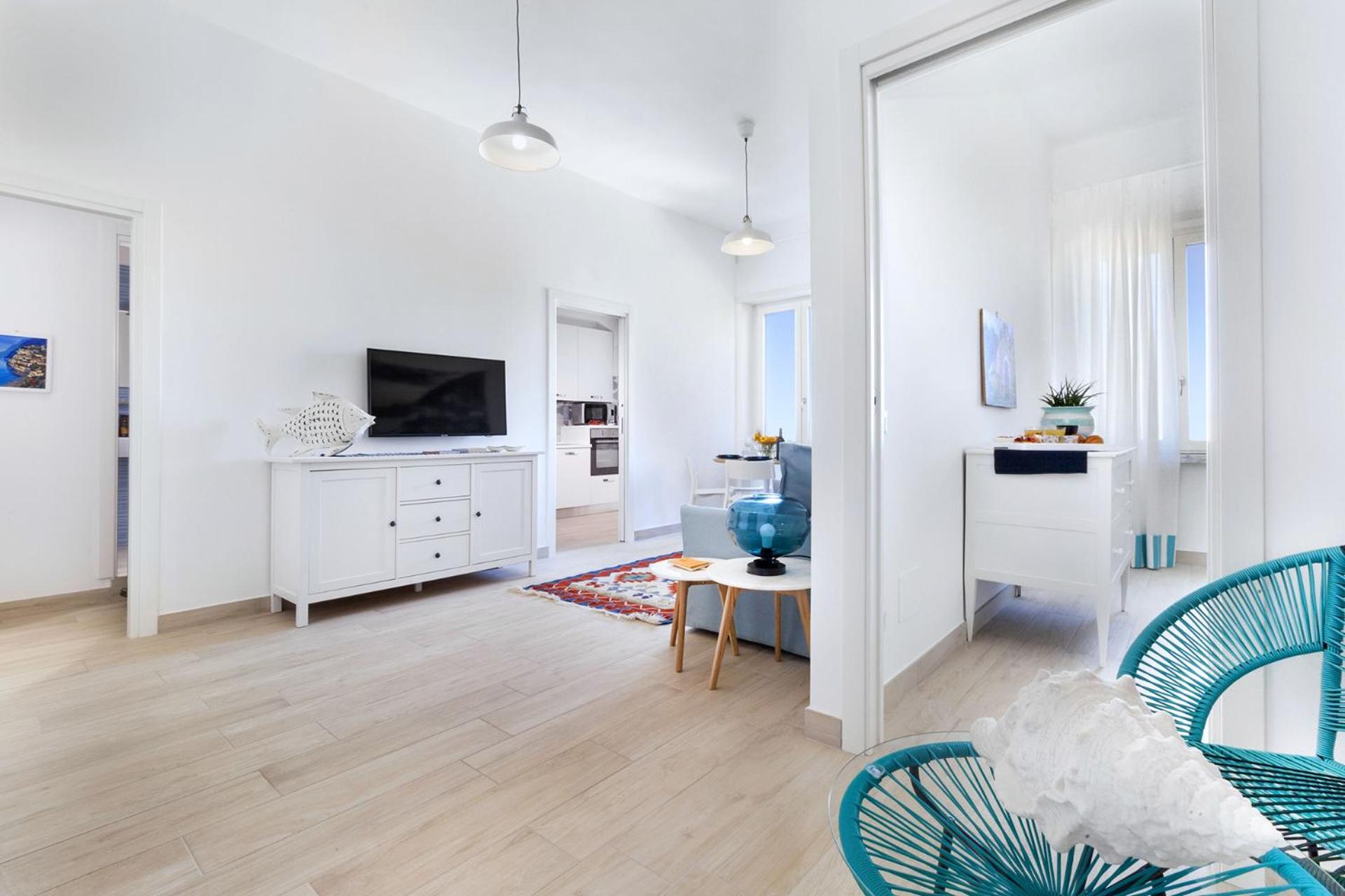 Amore Rentals - Appartamento Tramontano view 3