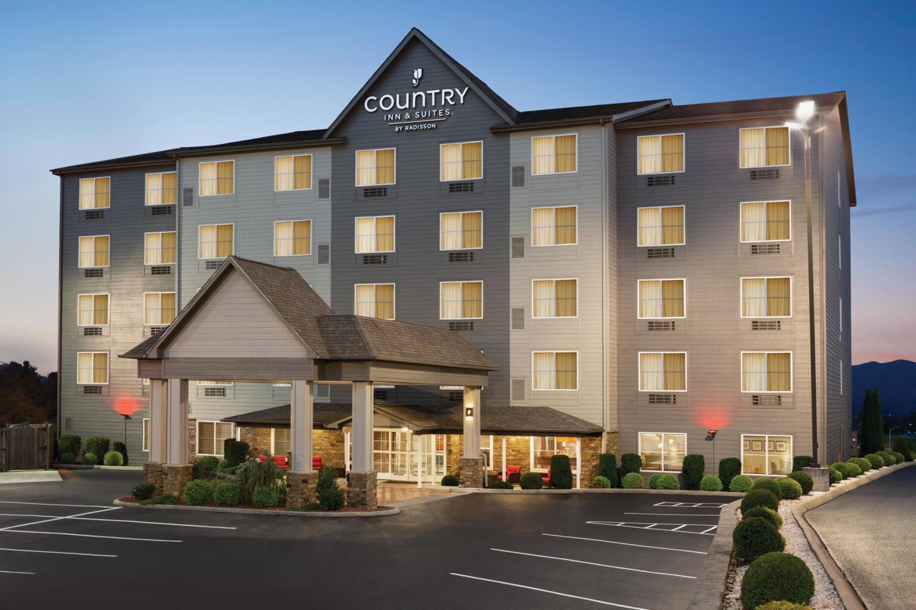 Wytheville Vacations - Country Inn Suites by Radisson, Wytheville, VA - Property Image 21