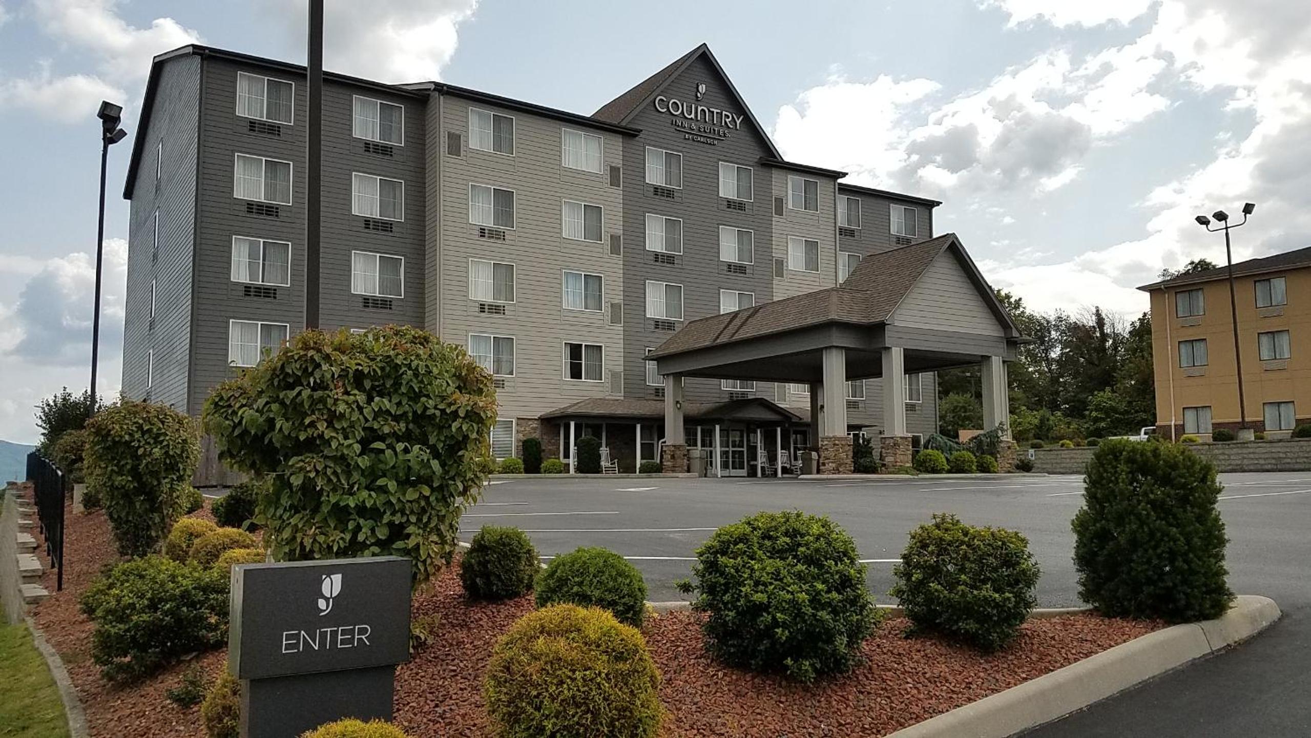 Wytheville Vacations - Country Inn Suites by Radisson, Wytheville, VA - Property Image 22