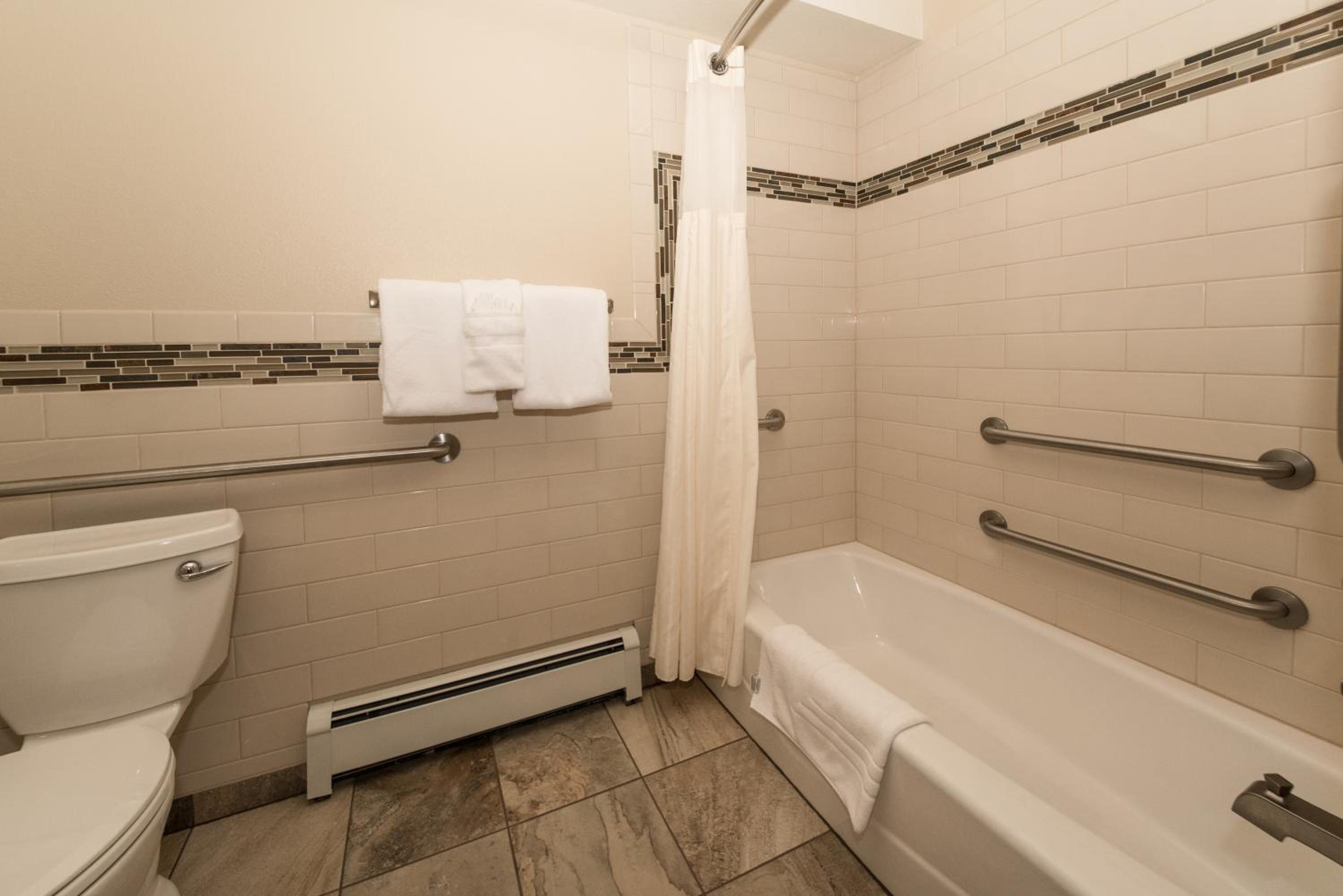 The Maxwell Inn - Property Image 4