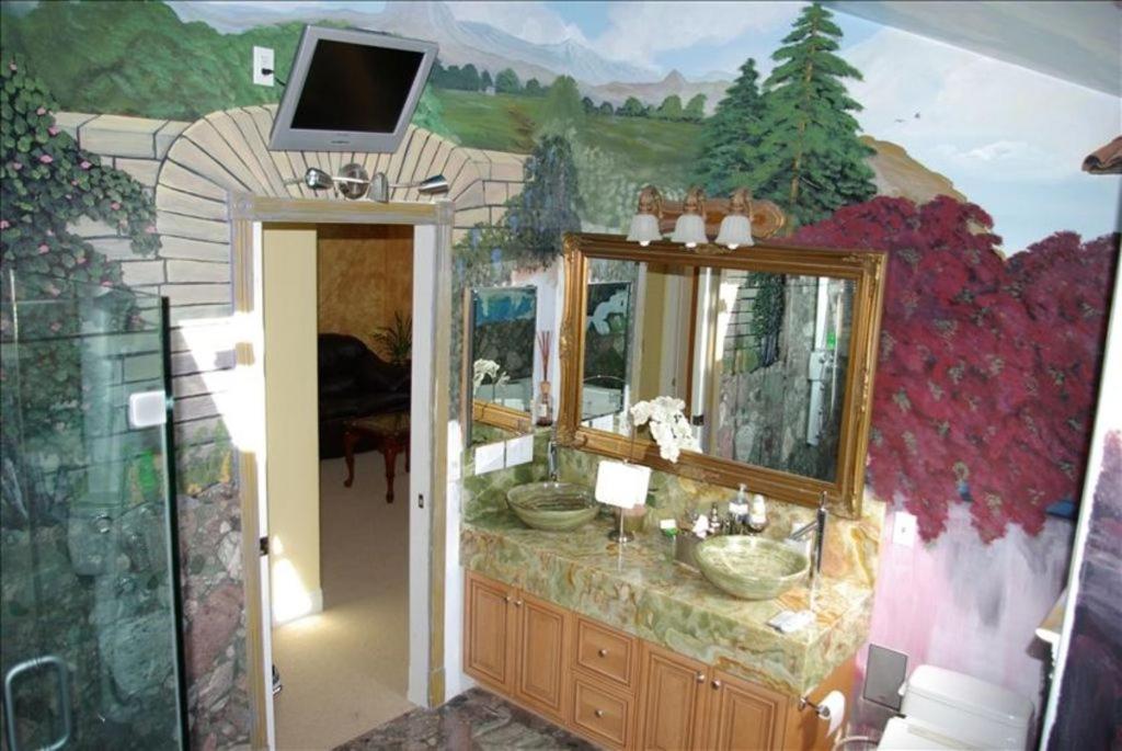 Luxury 5 Bedroom Home near SFO view 4