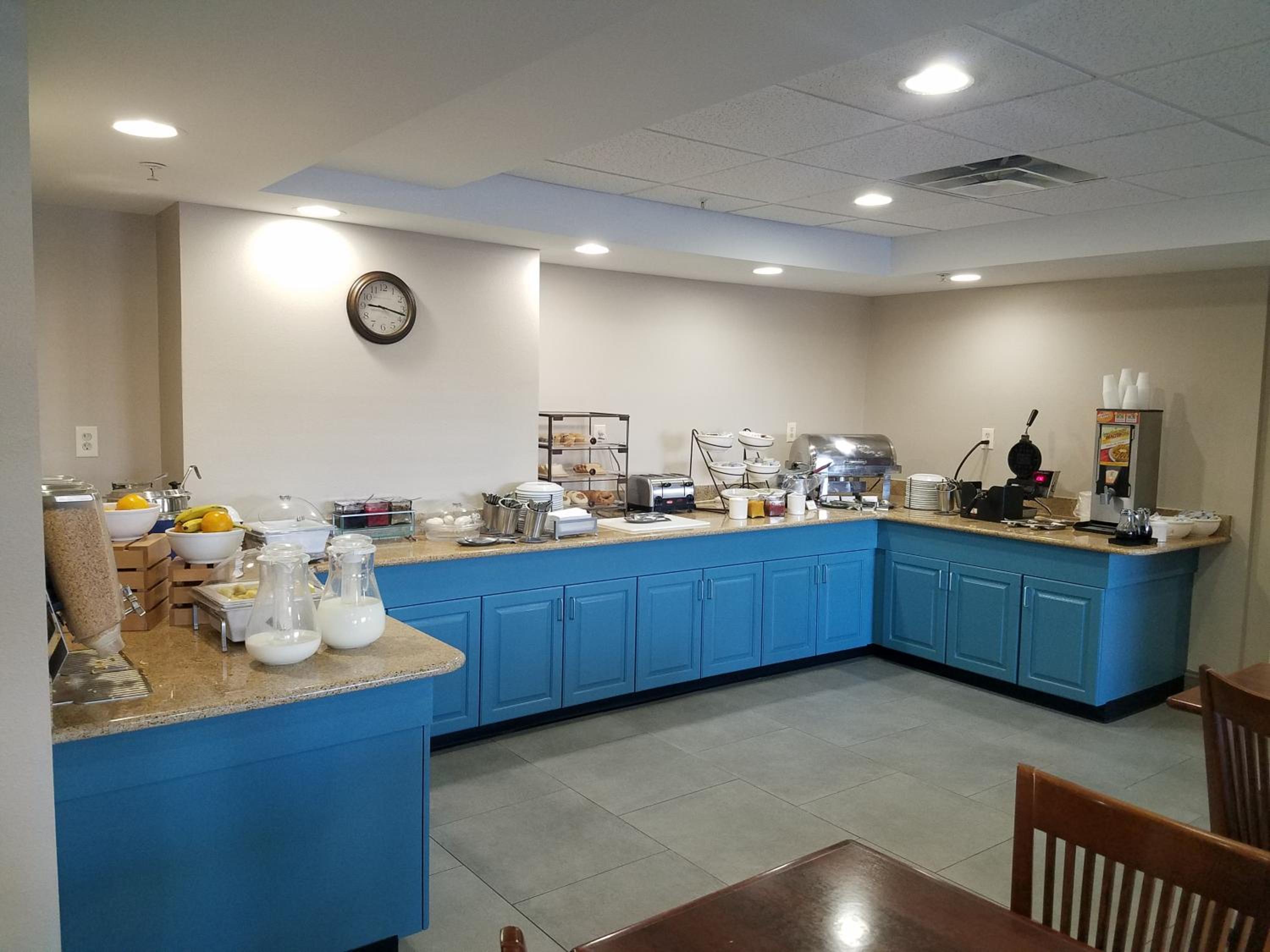 Wytheville Vacations - Country Inn Suites by Radisson, Wytheville, VA - Property Image 30