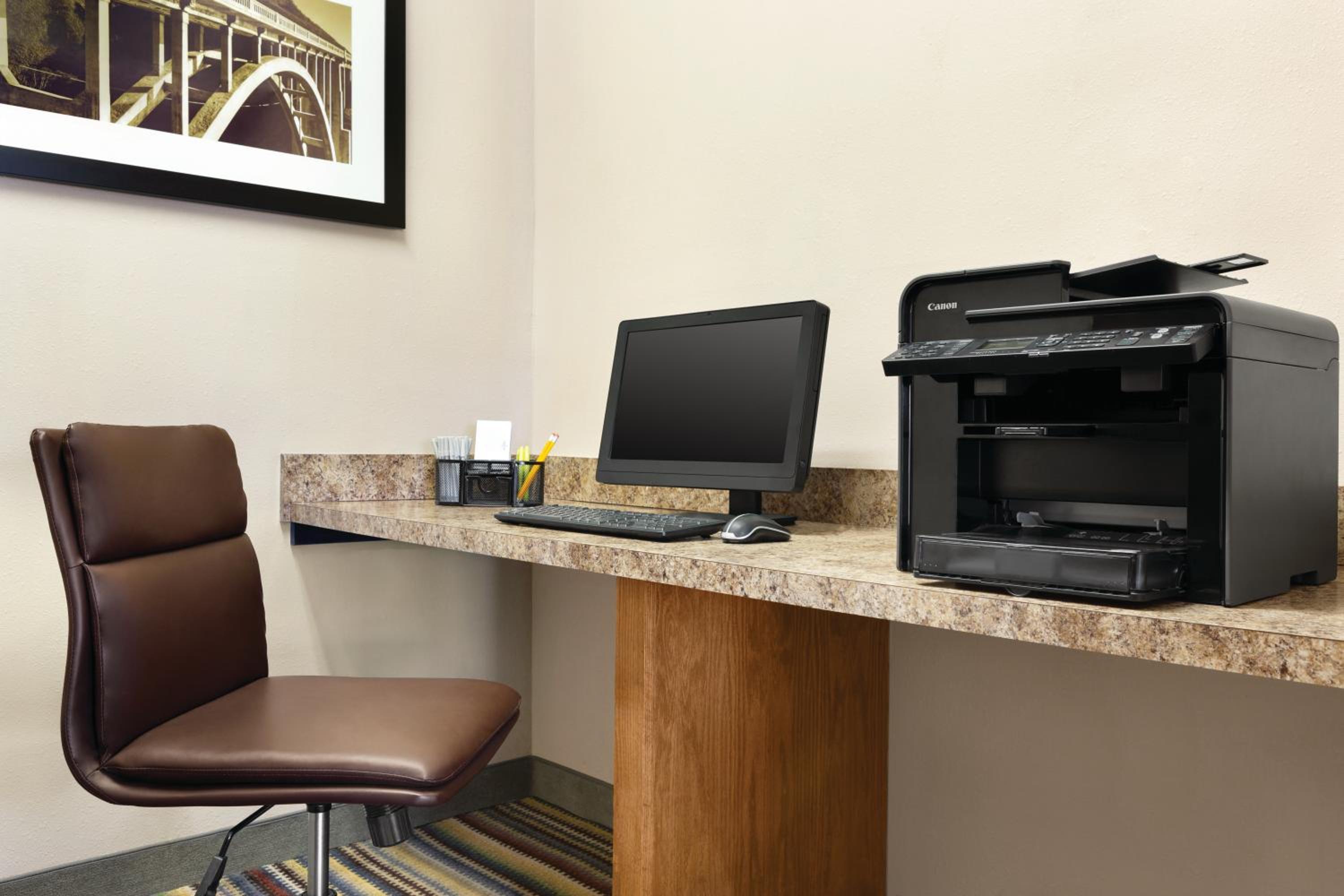 Wytheville Vacations - Country Inn Suites by Radisson, Wytheville, VA - Property Image 13
