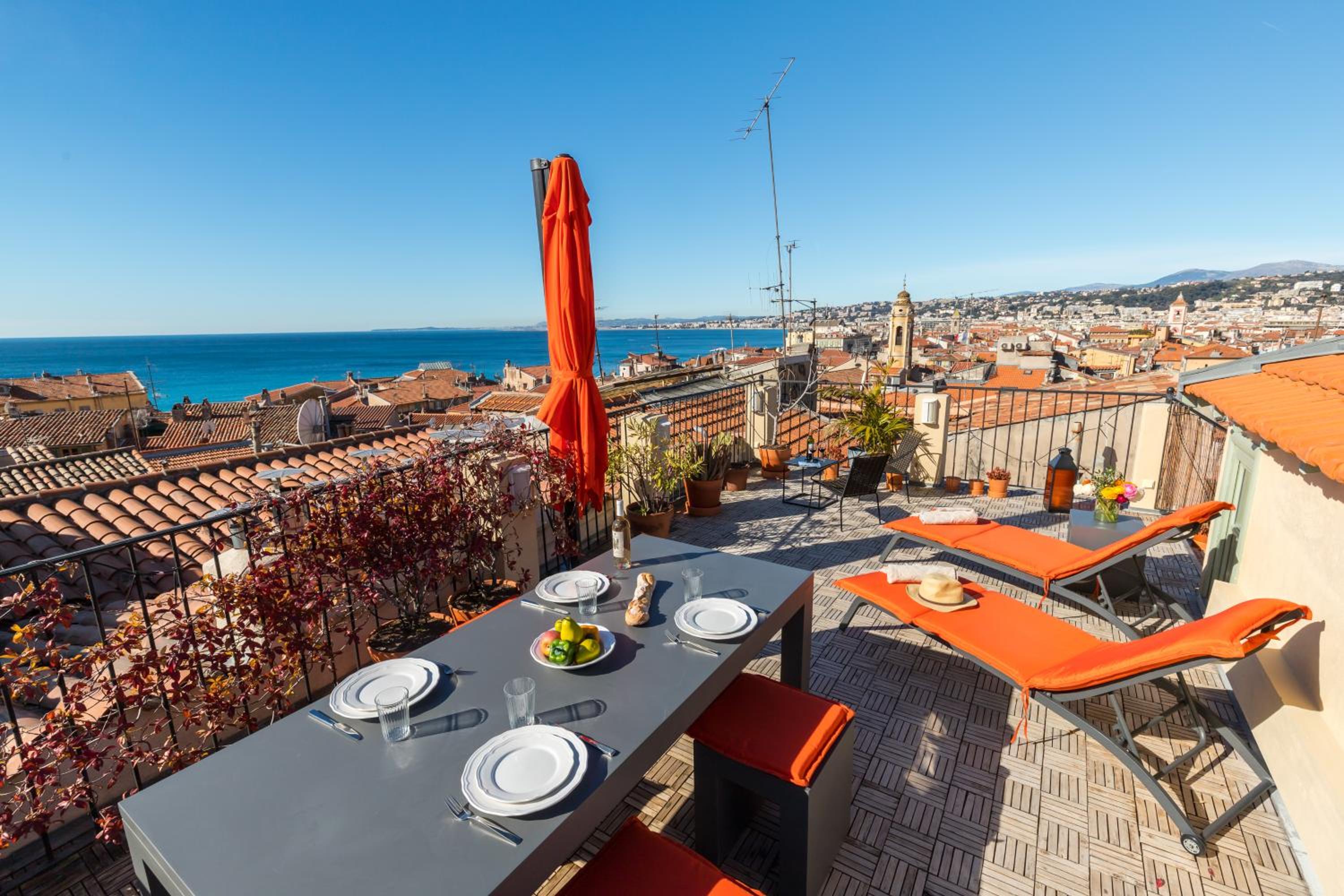 Le Château - THE MOST BEAUTIFUL SIGHT IN OLD TOWN, private terrace view 5