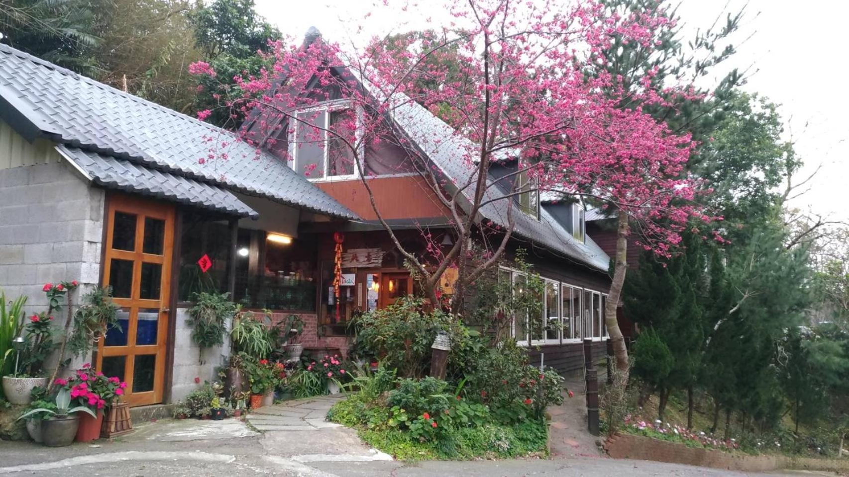 Ruyi Yuan Homestay view 5
