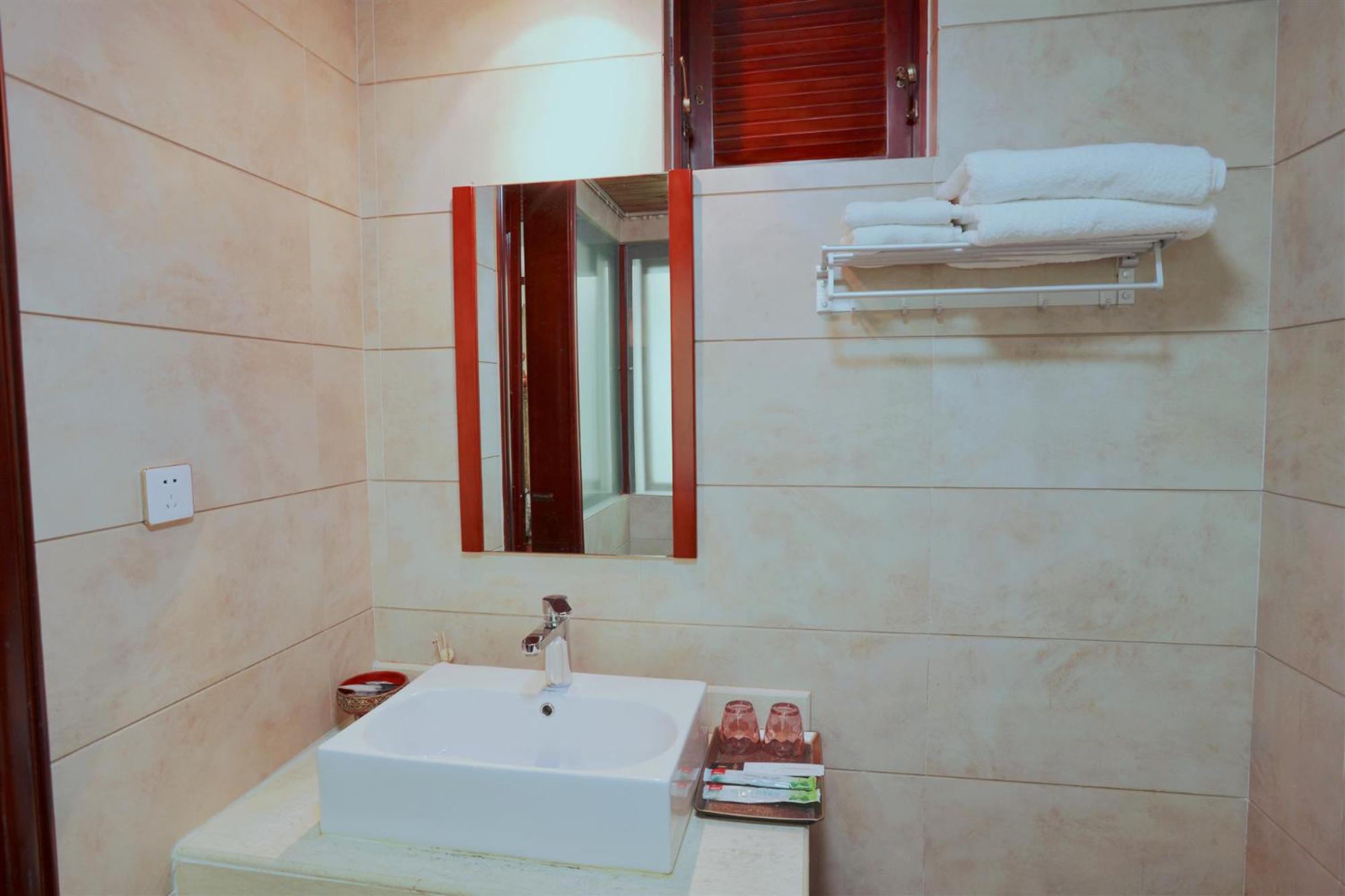 Xishuangbanna Elephant Home Guesthouse