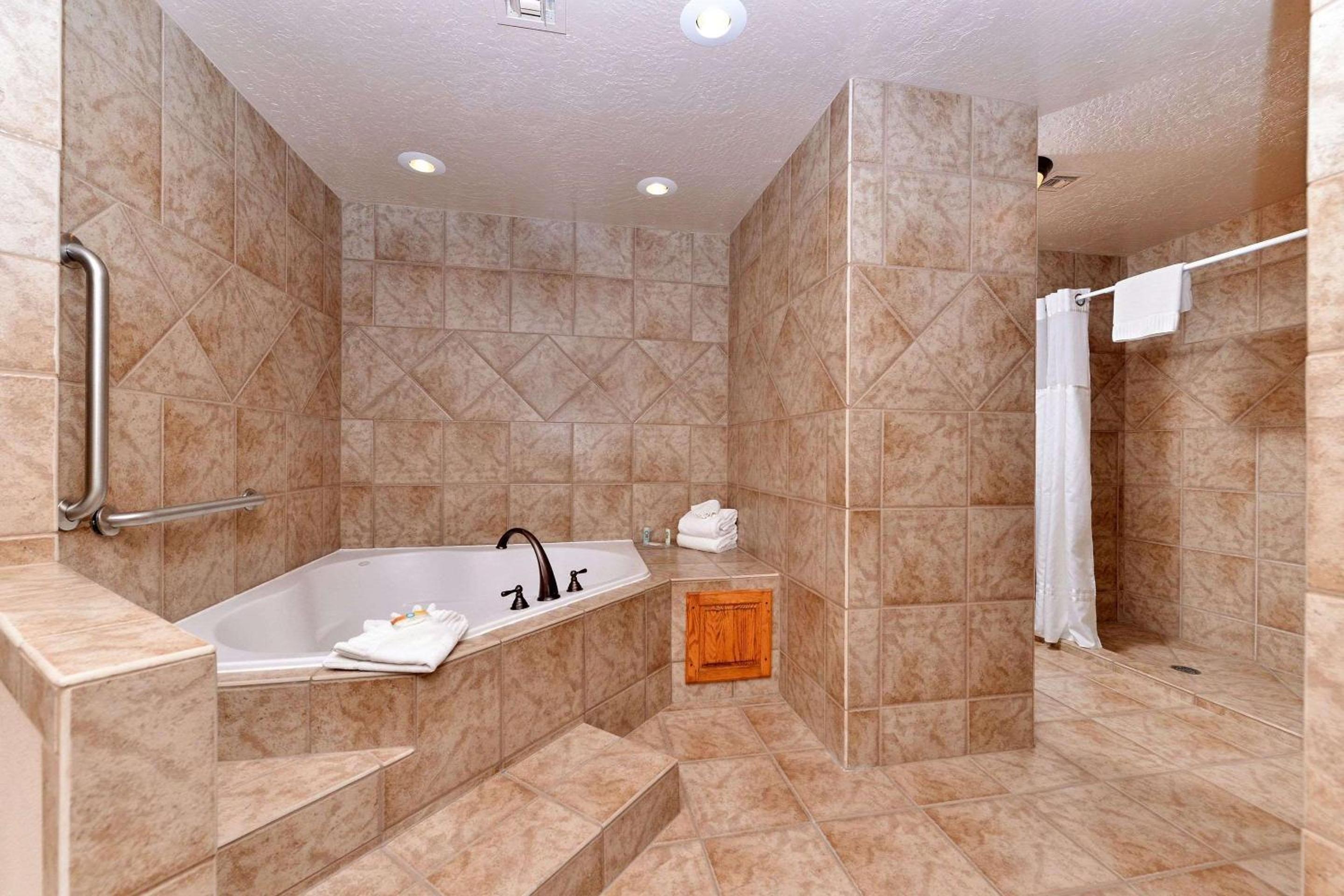 Vernal Vacations - Quality Inn Vernal near Dinosaur National Monument - Property Image 11