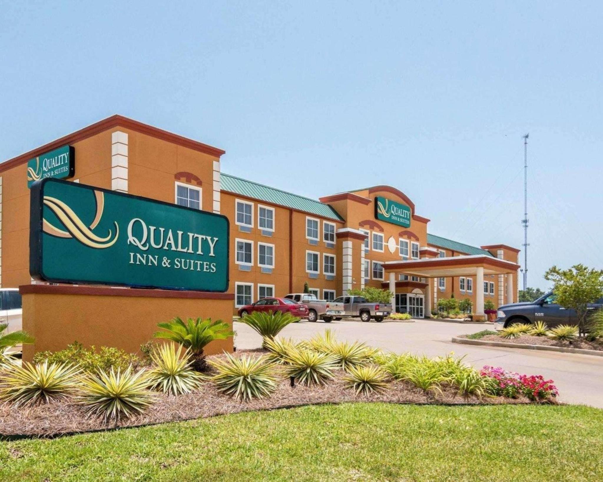 West Monroe Vacations - Quality Inn  Suites - Property Image 3