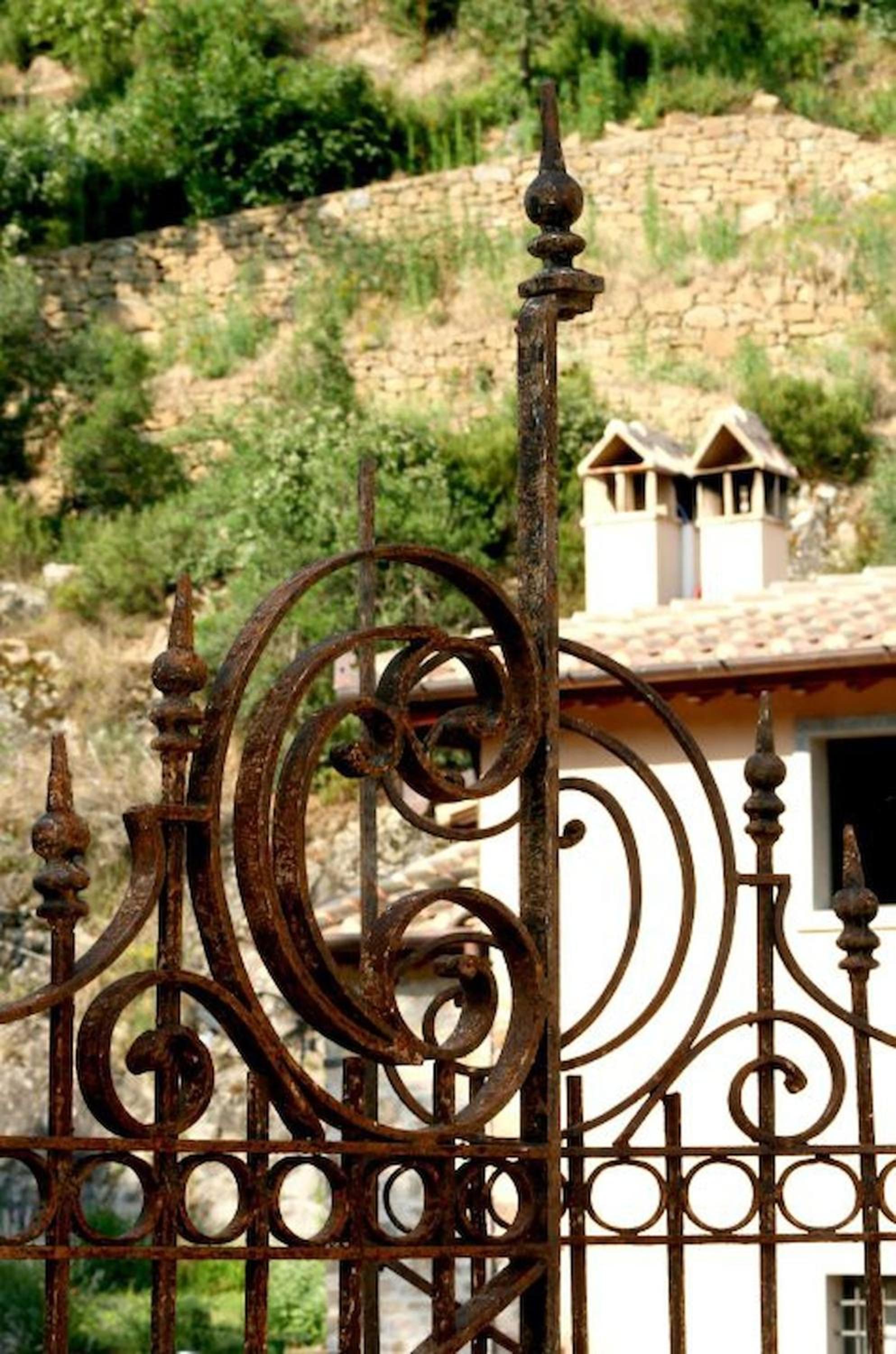 Mulino Cintoia Chianti Toscana pool, sauna and Jacuzzi experience view 5