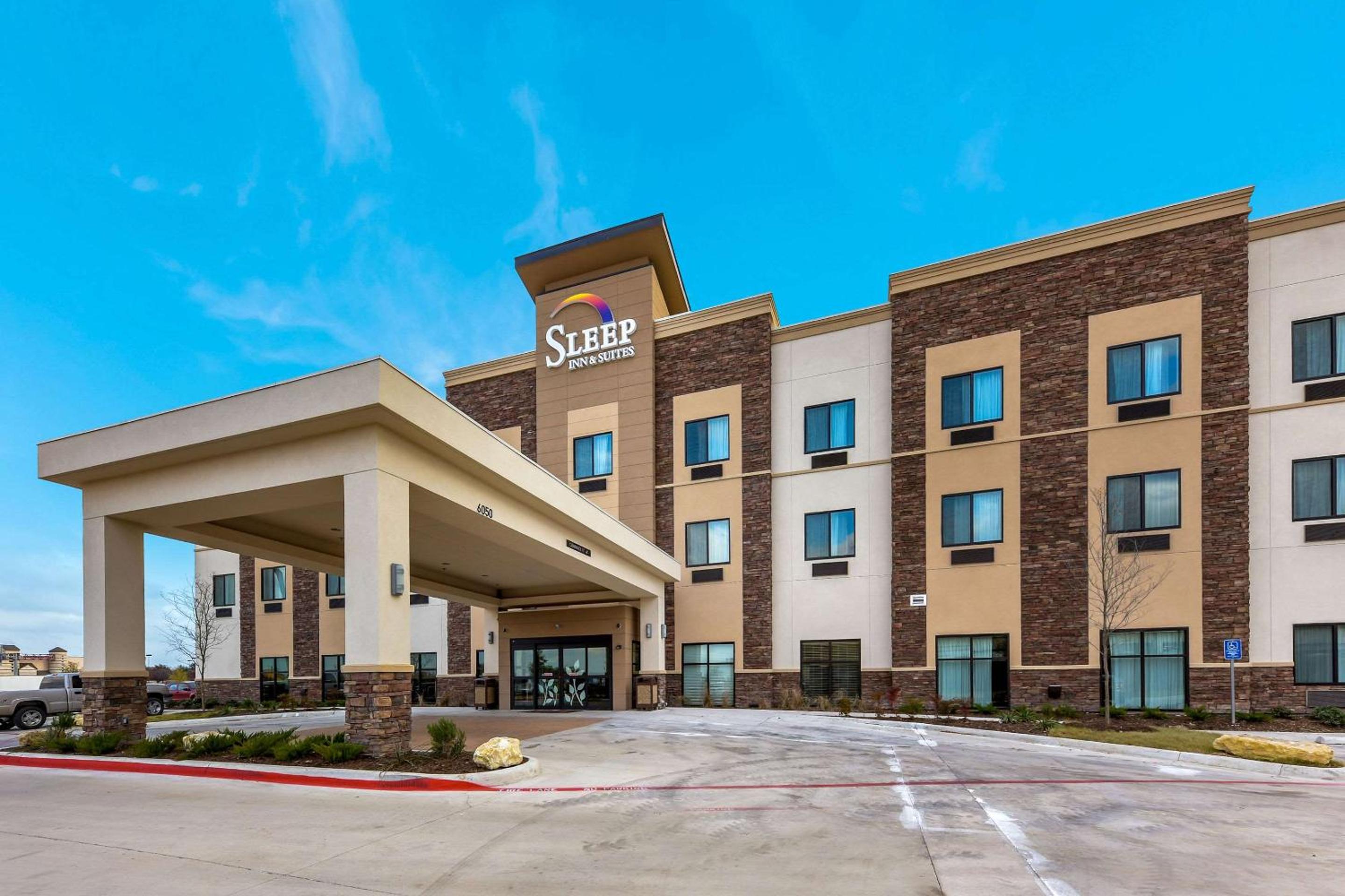 Hotel Sleep Inn & Suites Fort Worth - Fossil Creek - Image 1