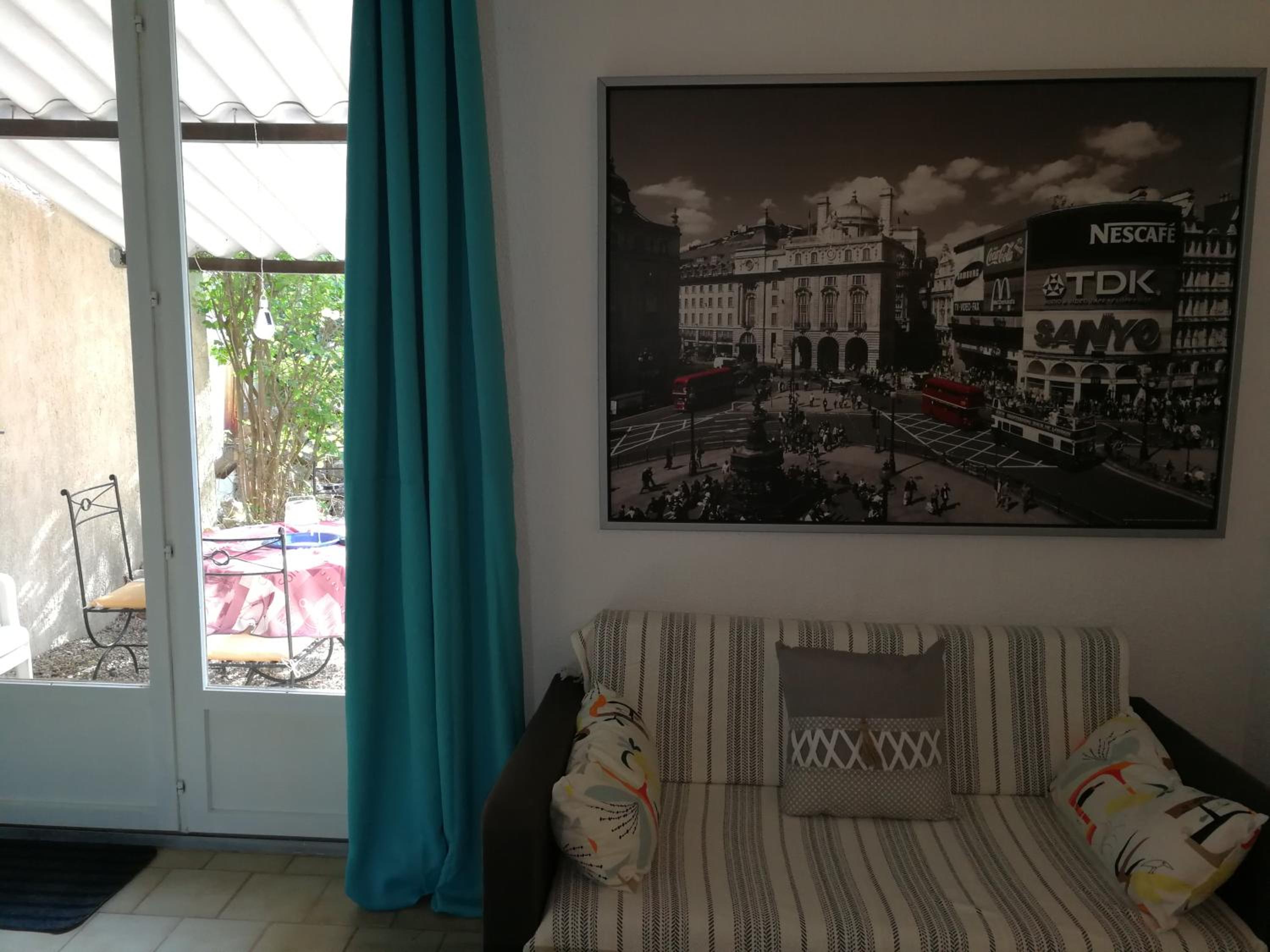 Photo 8