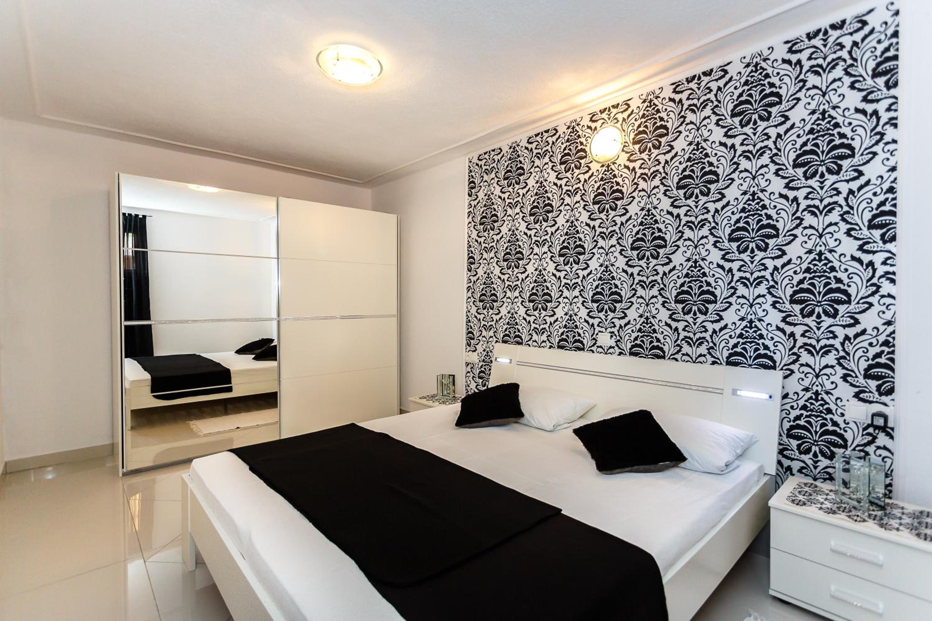 Sara Apartments Malinska view 4