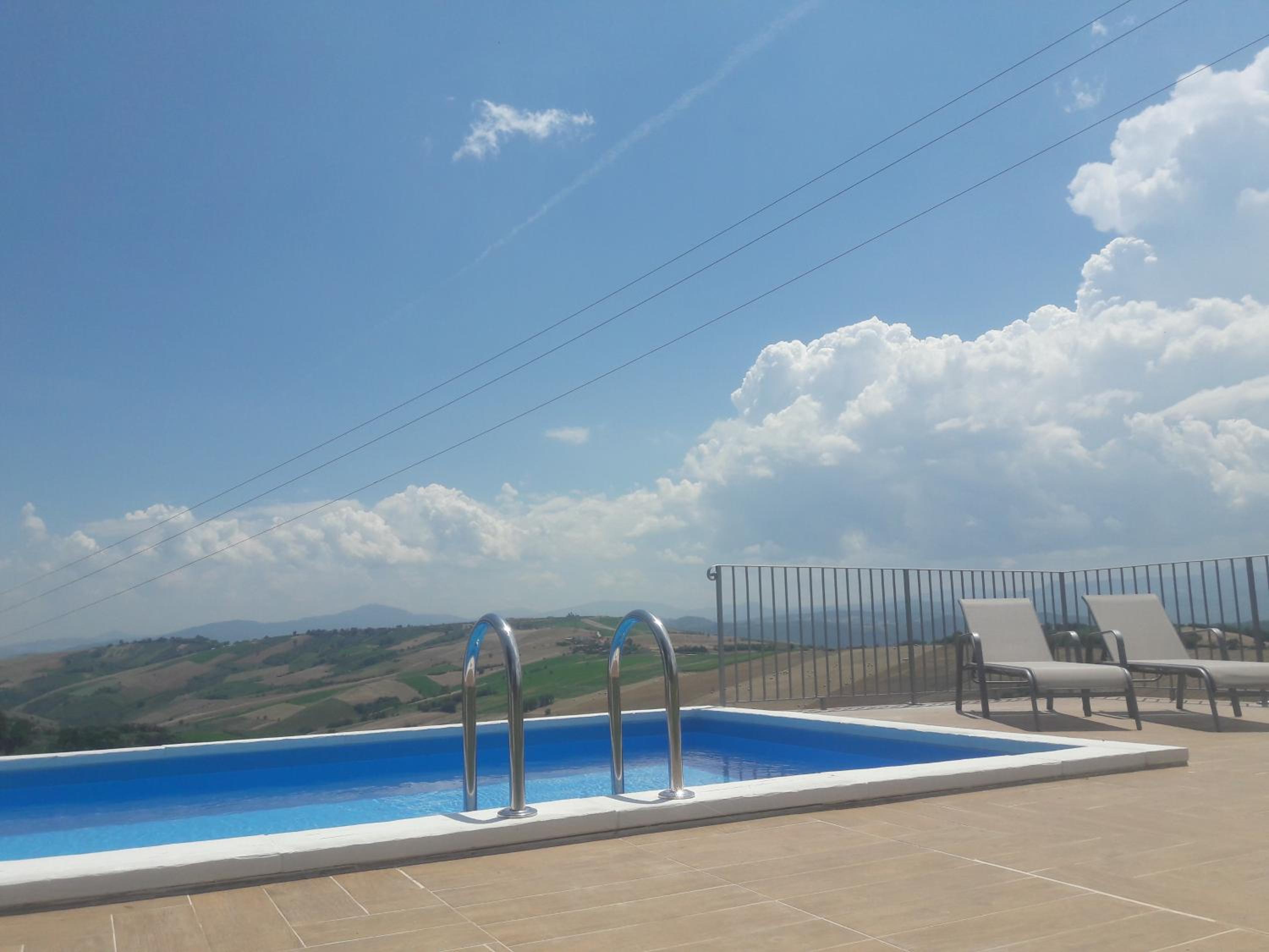 Casa Con Vista Holiday Rentals, Wisteria view 5