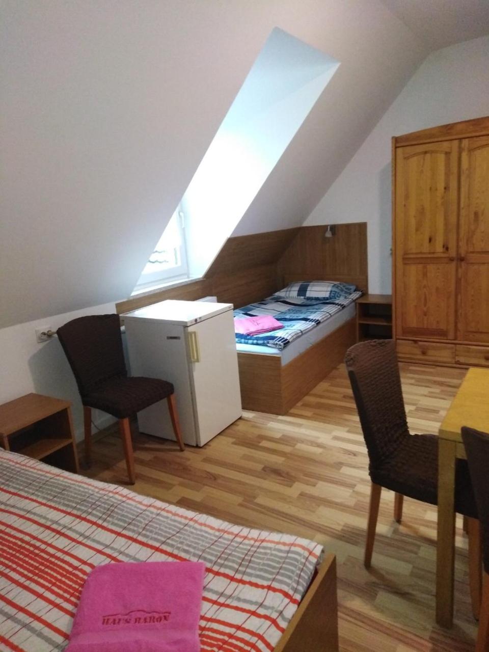 Pension Haus Baron 1 Neckarau