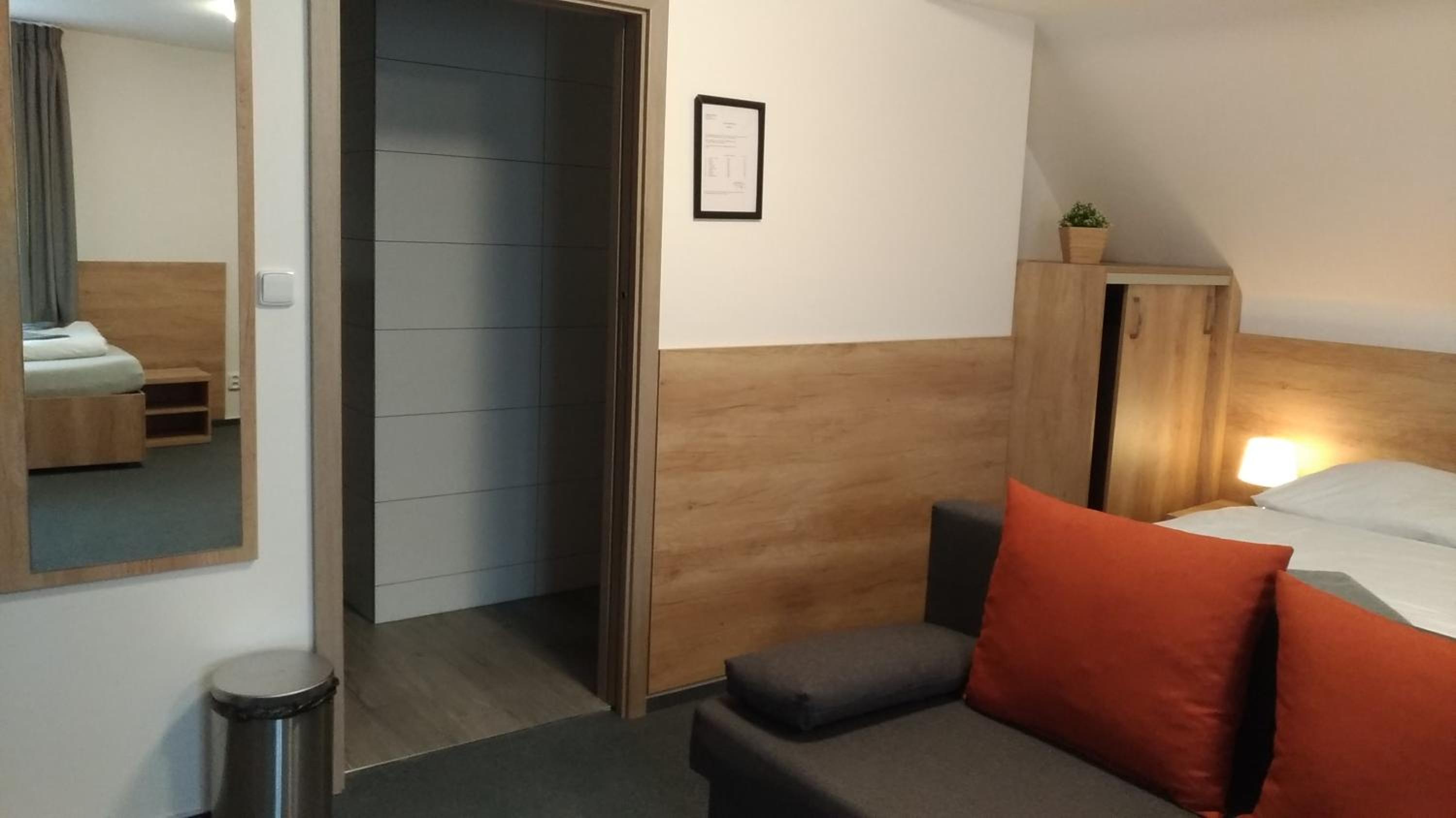 Penzion Kometa - rodinný pobyt u Novomlýnských jezer s komfortem, restaurací a dětskou zónou