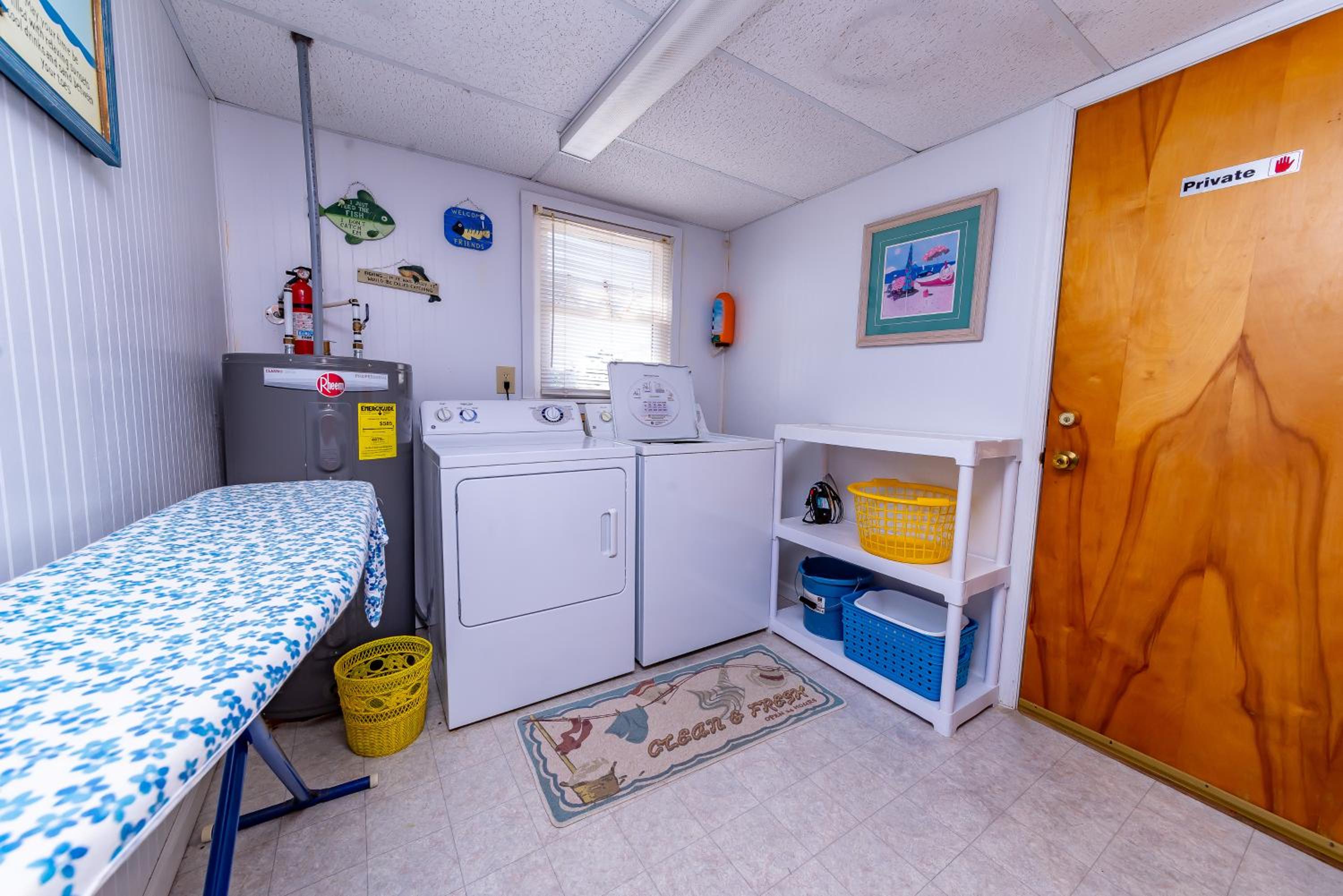 Williams - S Nags Head MP 19, 100 Ft to the Beach, Ocean View, 3 Bedrooms, Close to Pier