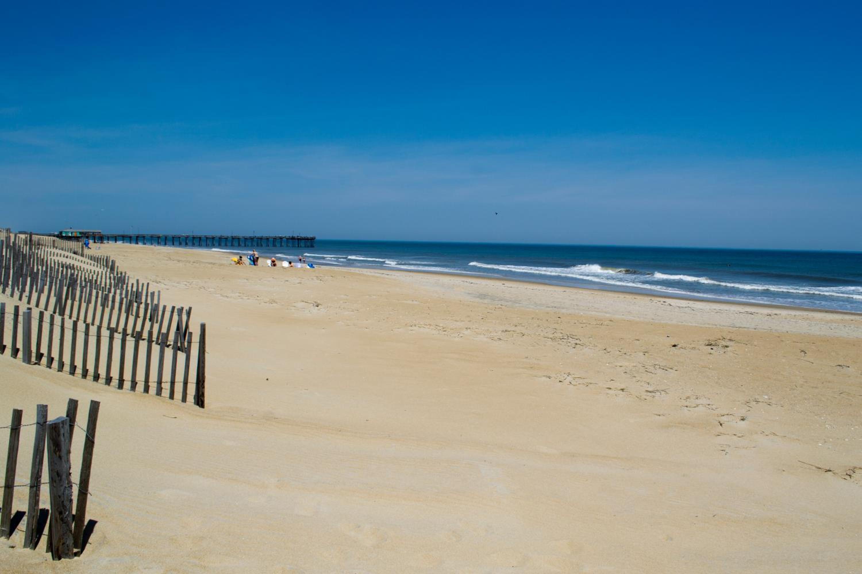 Williams - S Nags Head MP 19, 100 Ft to the Beach, Ocean View, 3 Bedrooms, Close to Pier