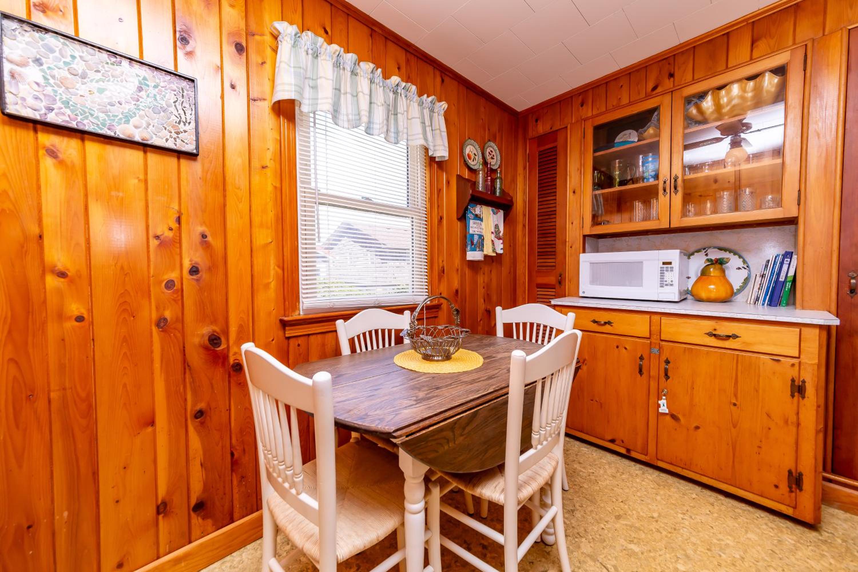 Williams - S Nags Head MP 19, 100 Ft to the Beach, Ocean View, 3 Bedrooms, Close to Pier