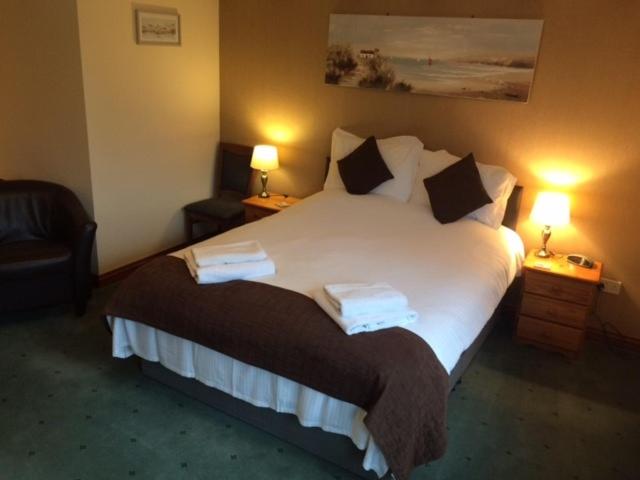 Crown House & Lodges B&B view 3