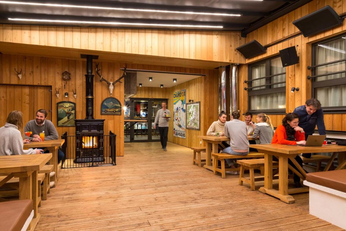 restaurant