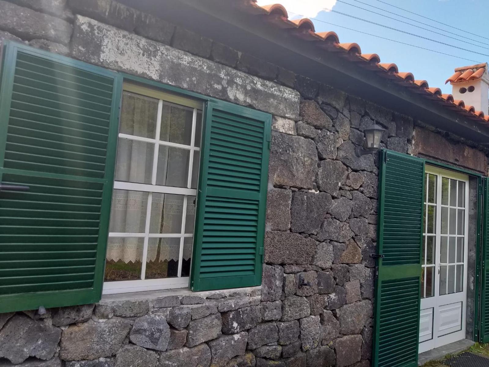 Azores Hibiscus House - Mountain and Sea view 2