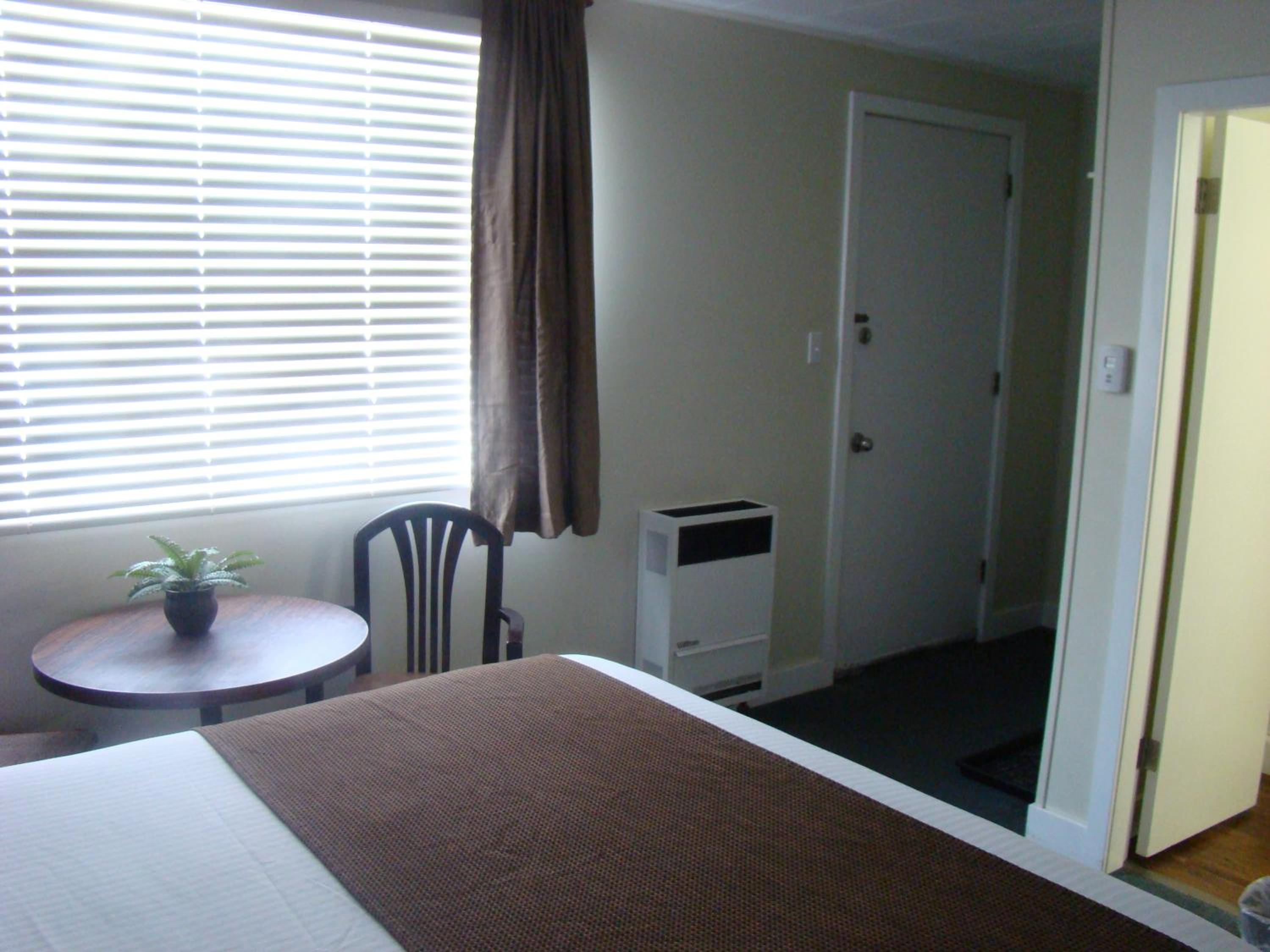 Paddock Inn view 5
