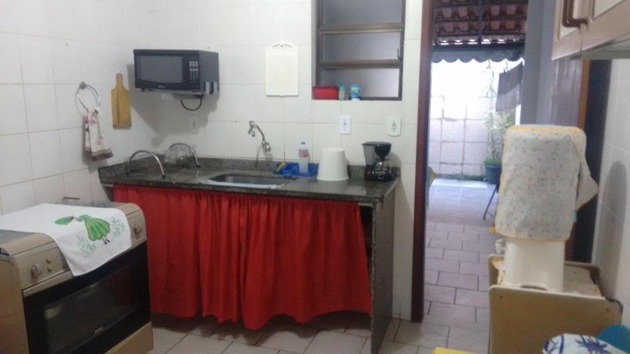 Casa com 2 quartos em condomínio