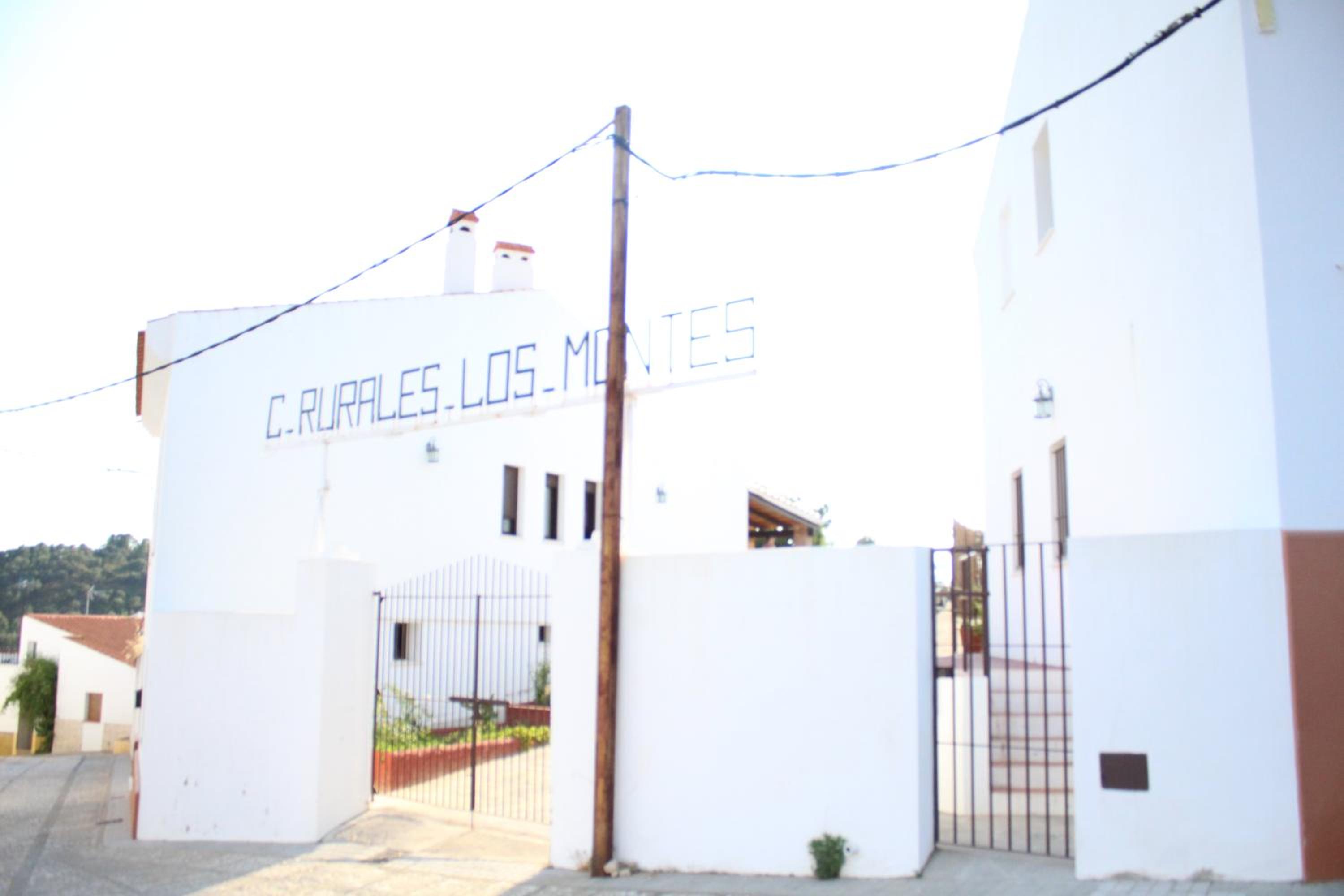 Casas Rurales Los Montes view 3