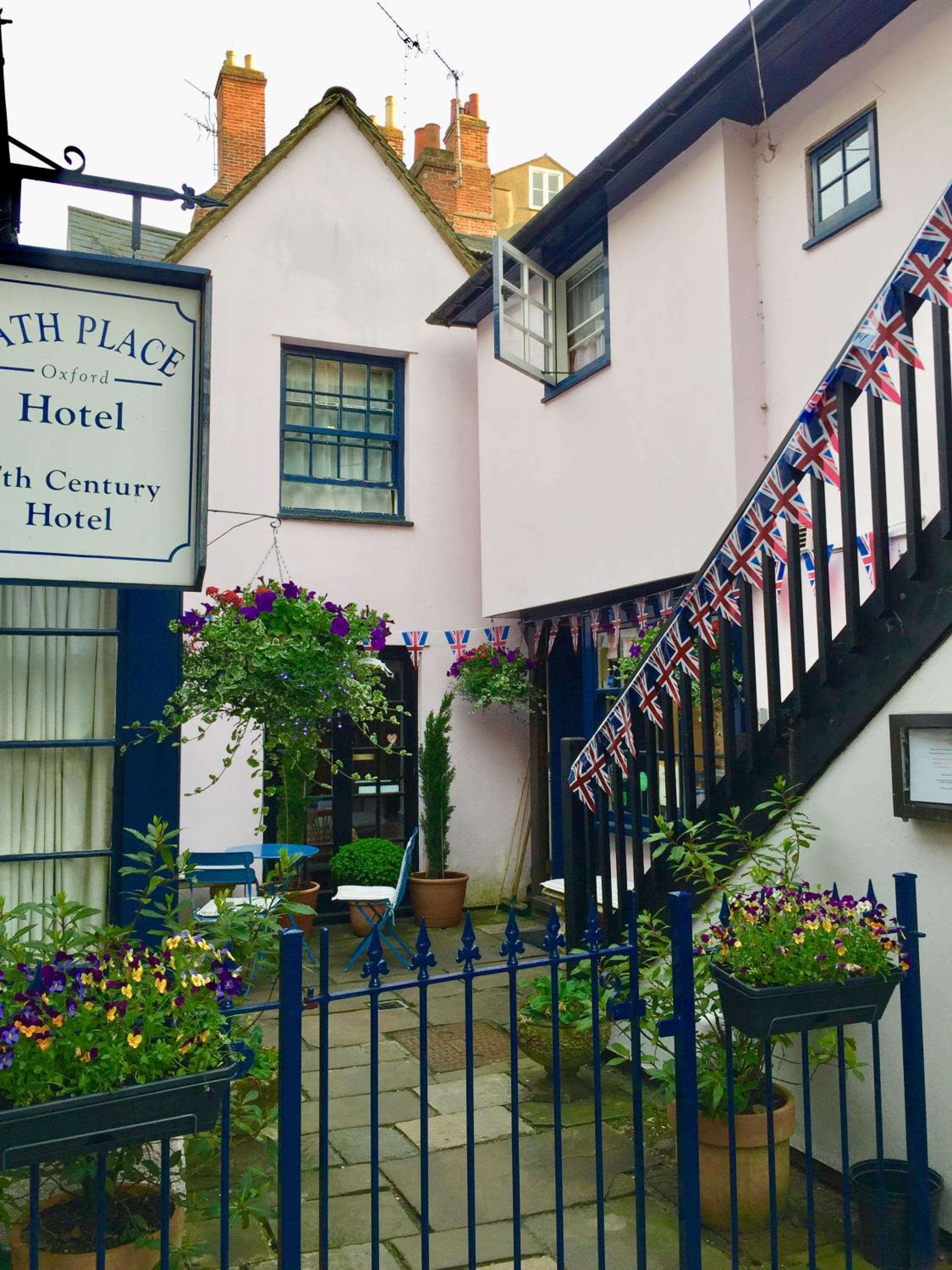 Oxford Vacations - Bath Place Hotel Limited - Property Image 32