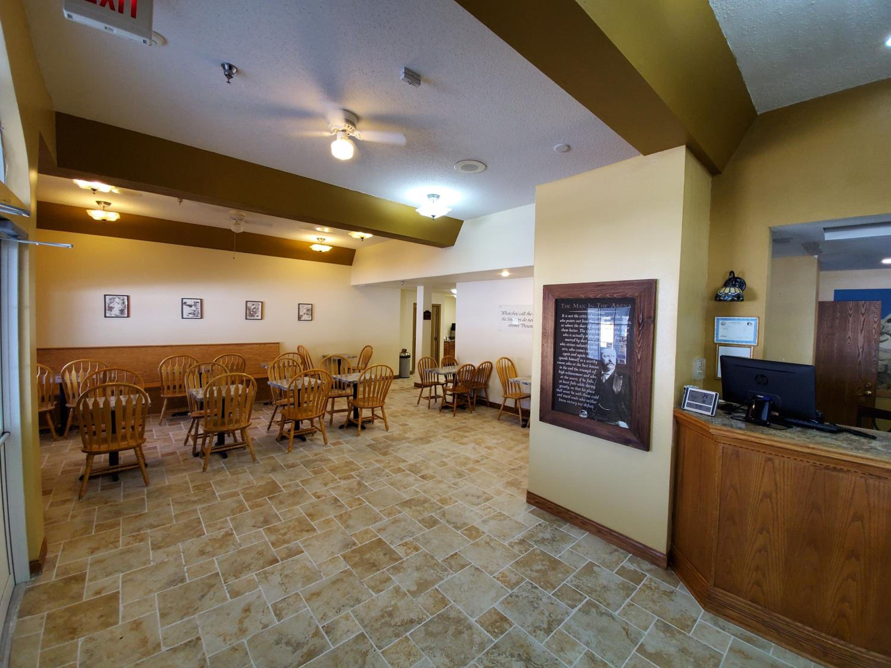 Roosevelt Inn Mount Rushmore
