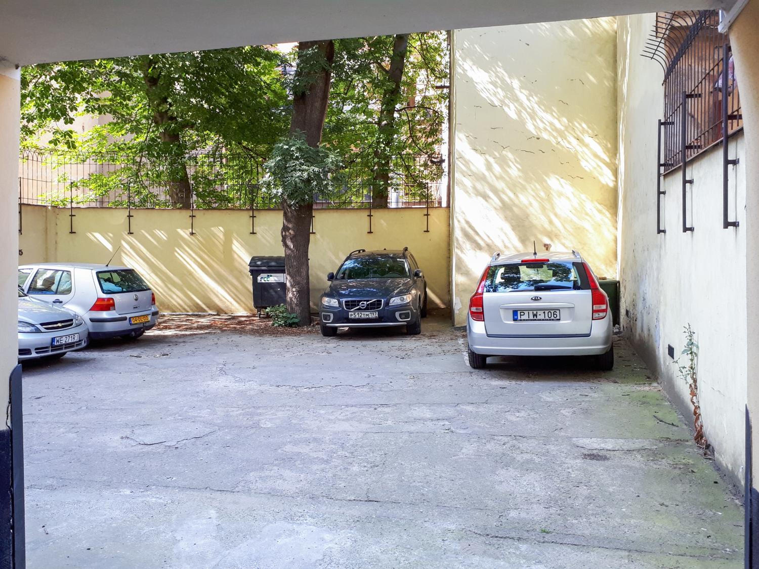 Duskova Apartments