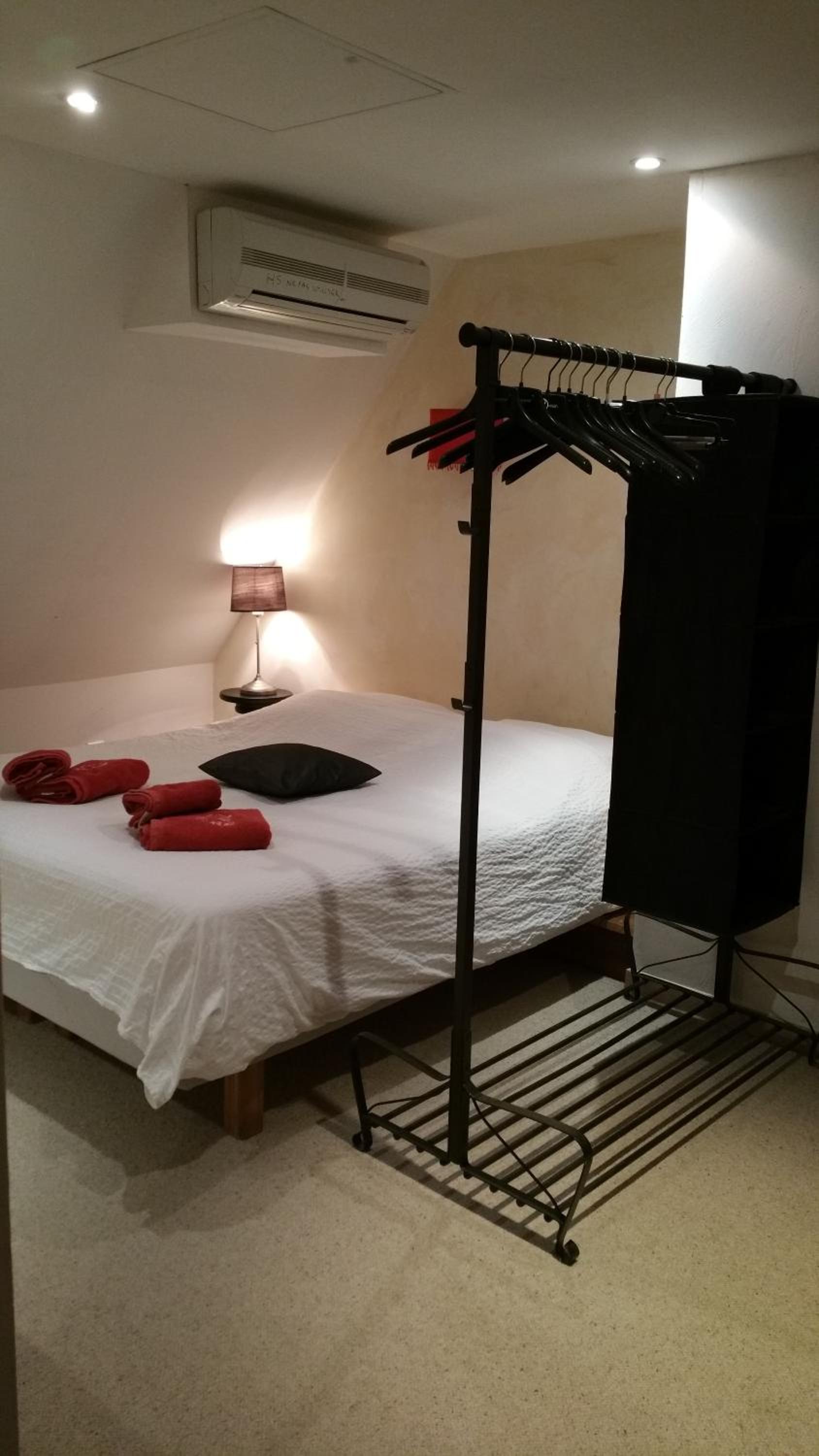 Chambres touristiques La Cour Des Hôtes, photo 2