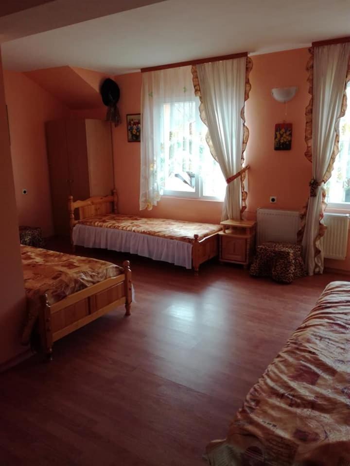 Hadjibulevata Guest House