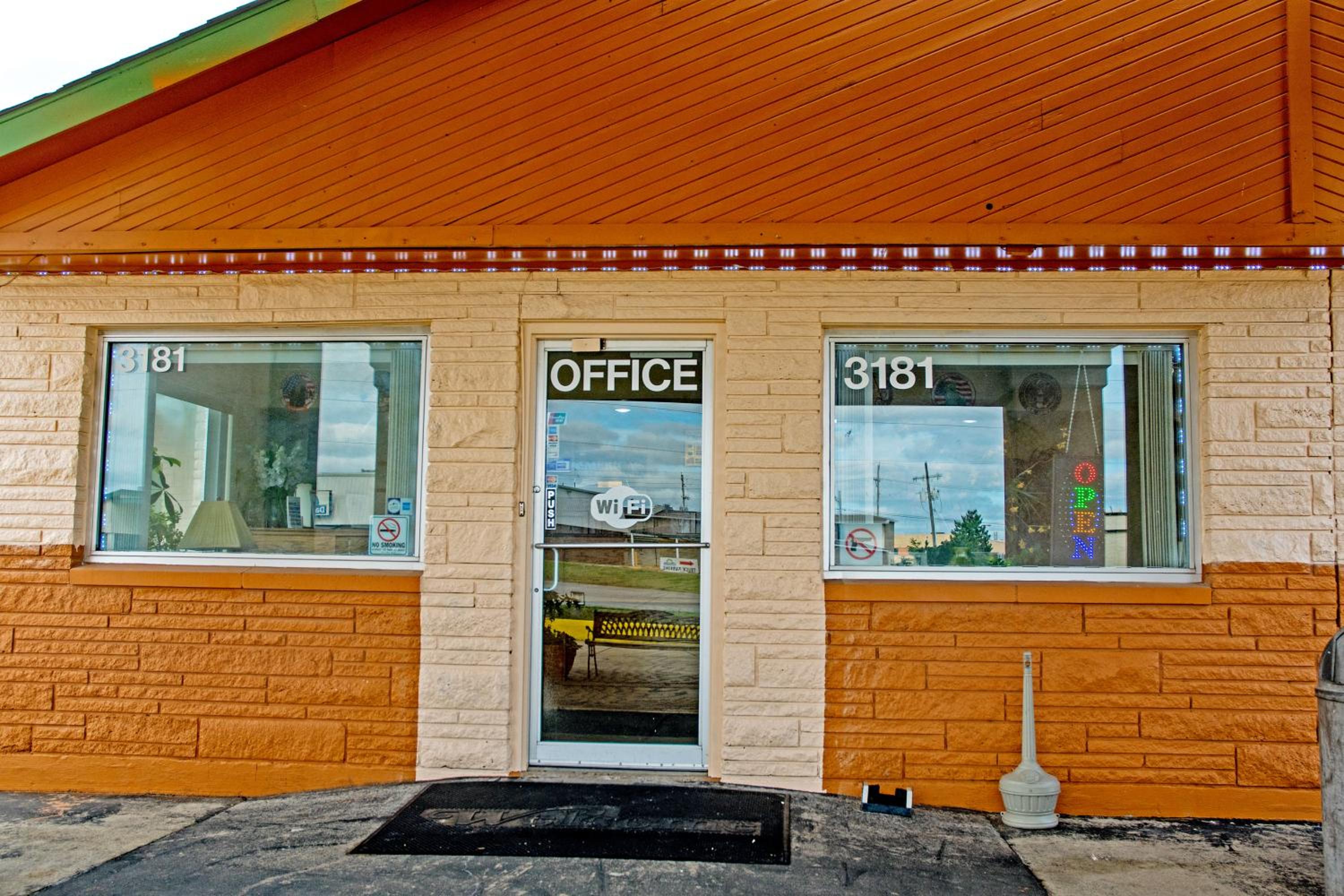 Emporia Vacations - America's Best Inn and Suites Emporia - Property Image 15