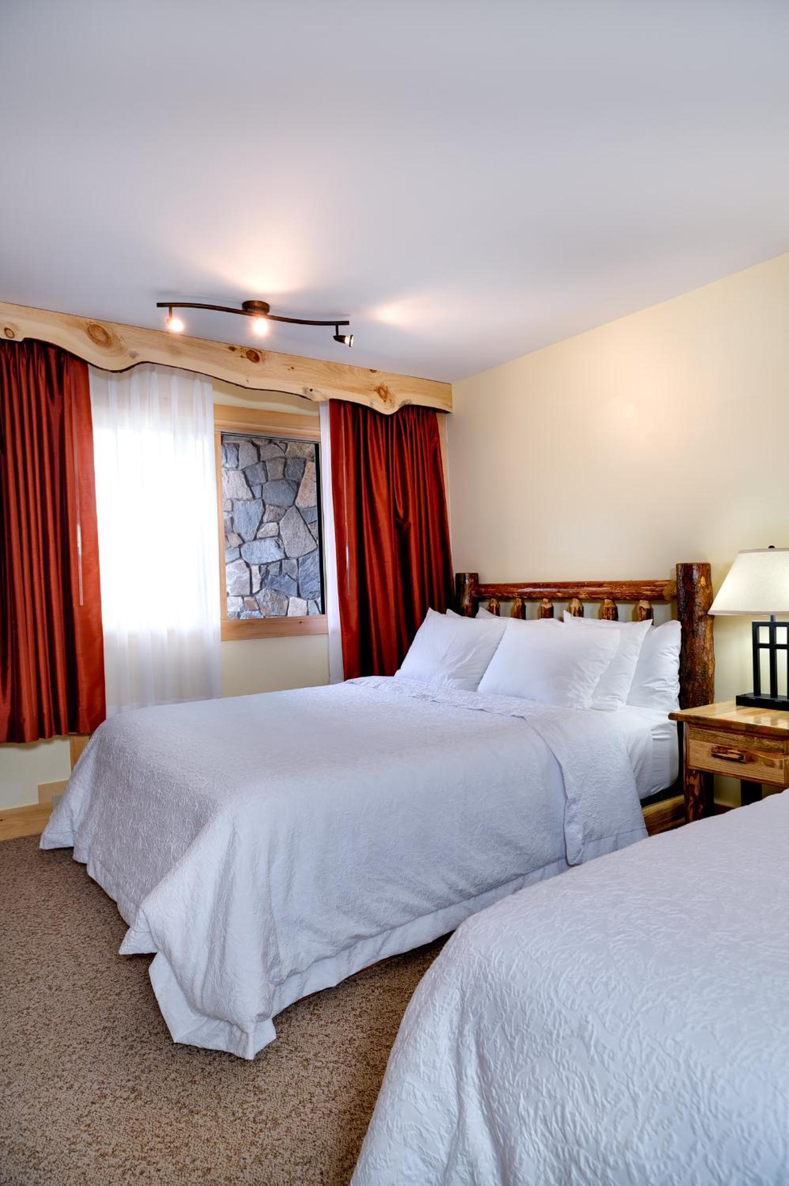 Adirondack Spruce Lodge