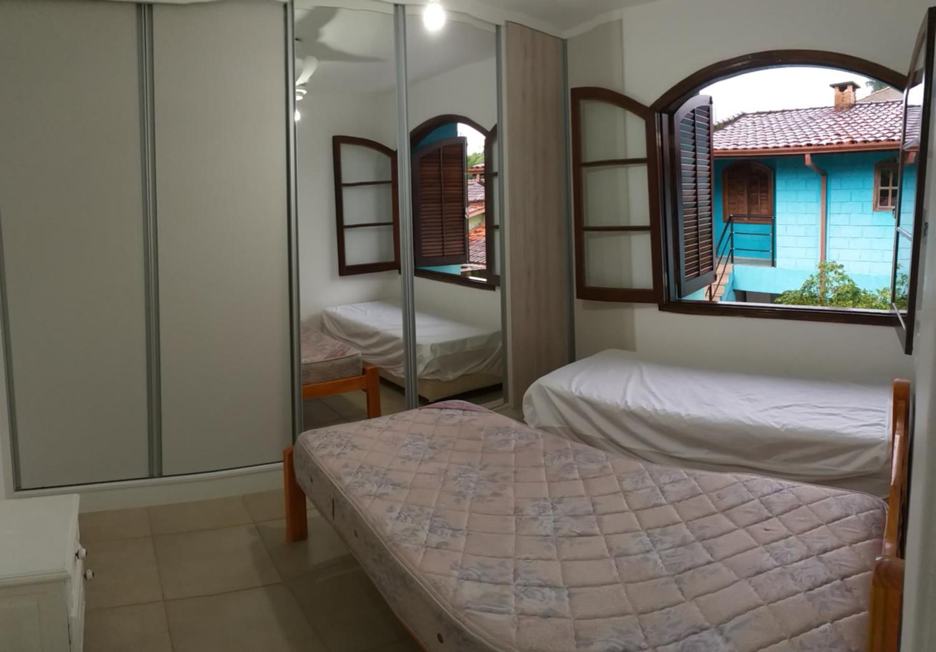 Casa Azul Itaguá 5 dorms - Wi-fi